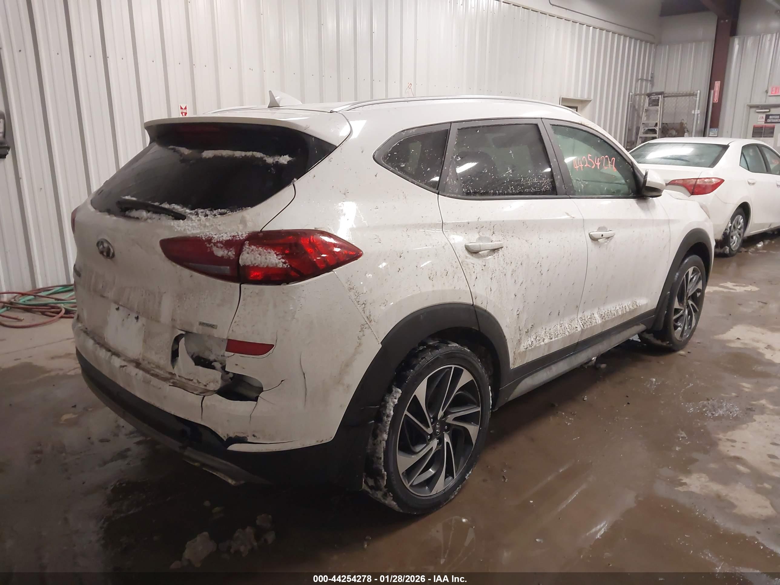 HYUNDAI TUCSON image 4