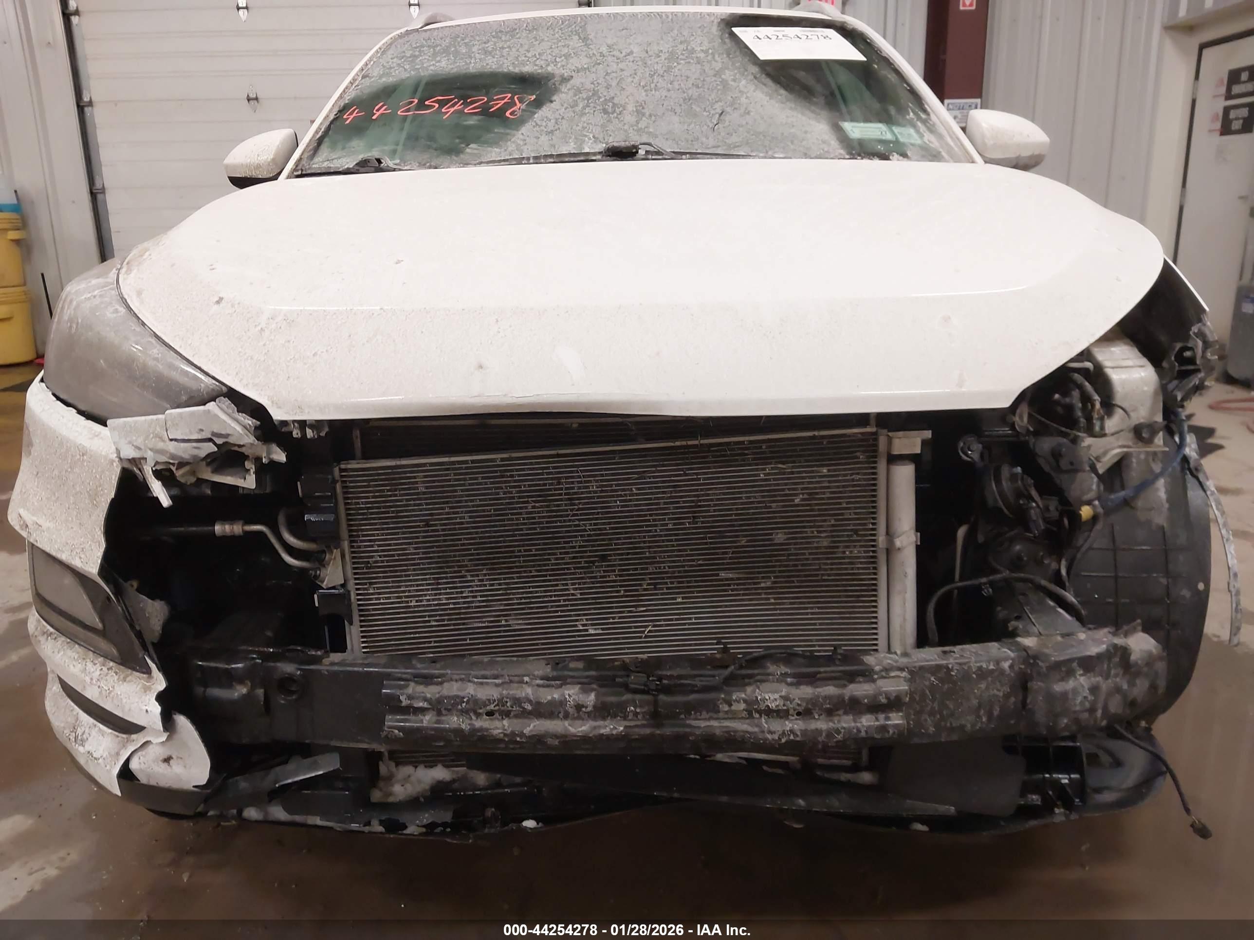 HYUNDAI TUCSON image 6
