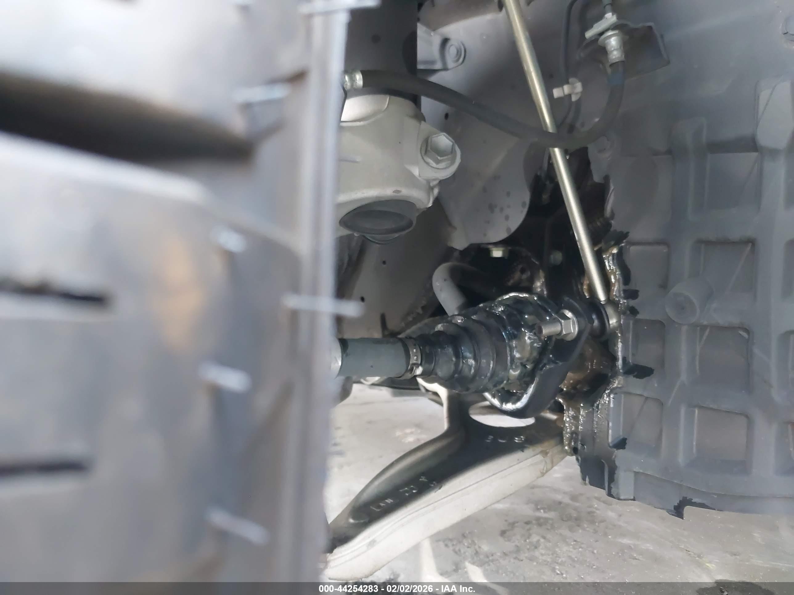 MITSUBISHI OUTLANDER image 6
