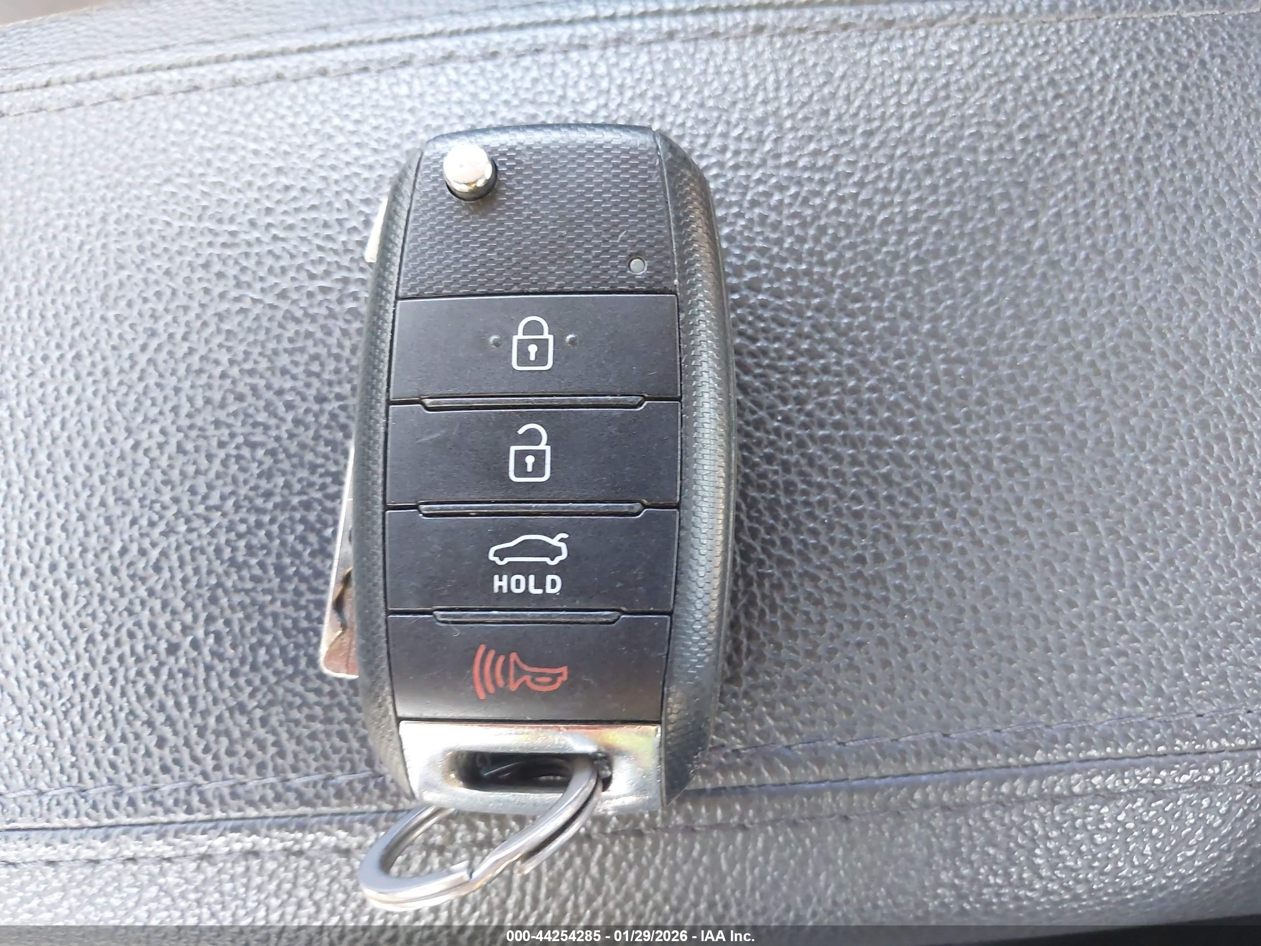 KIA RIO image 11