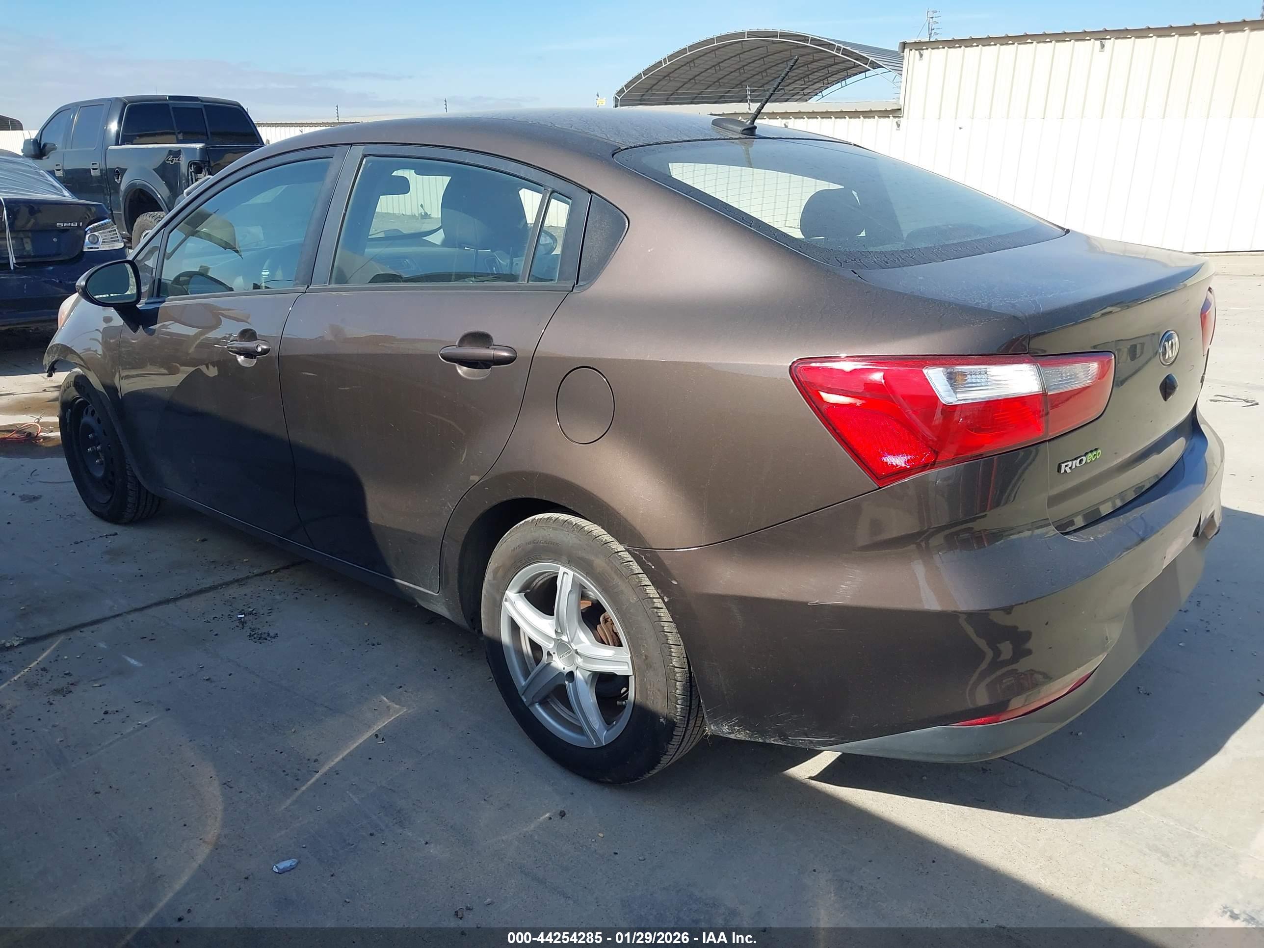 KIA RIO image 3