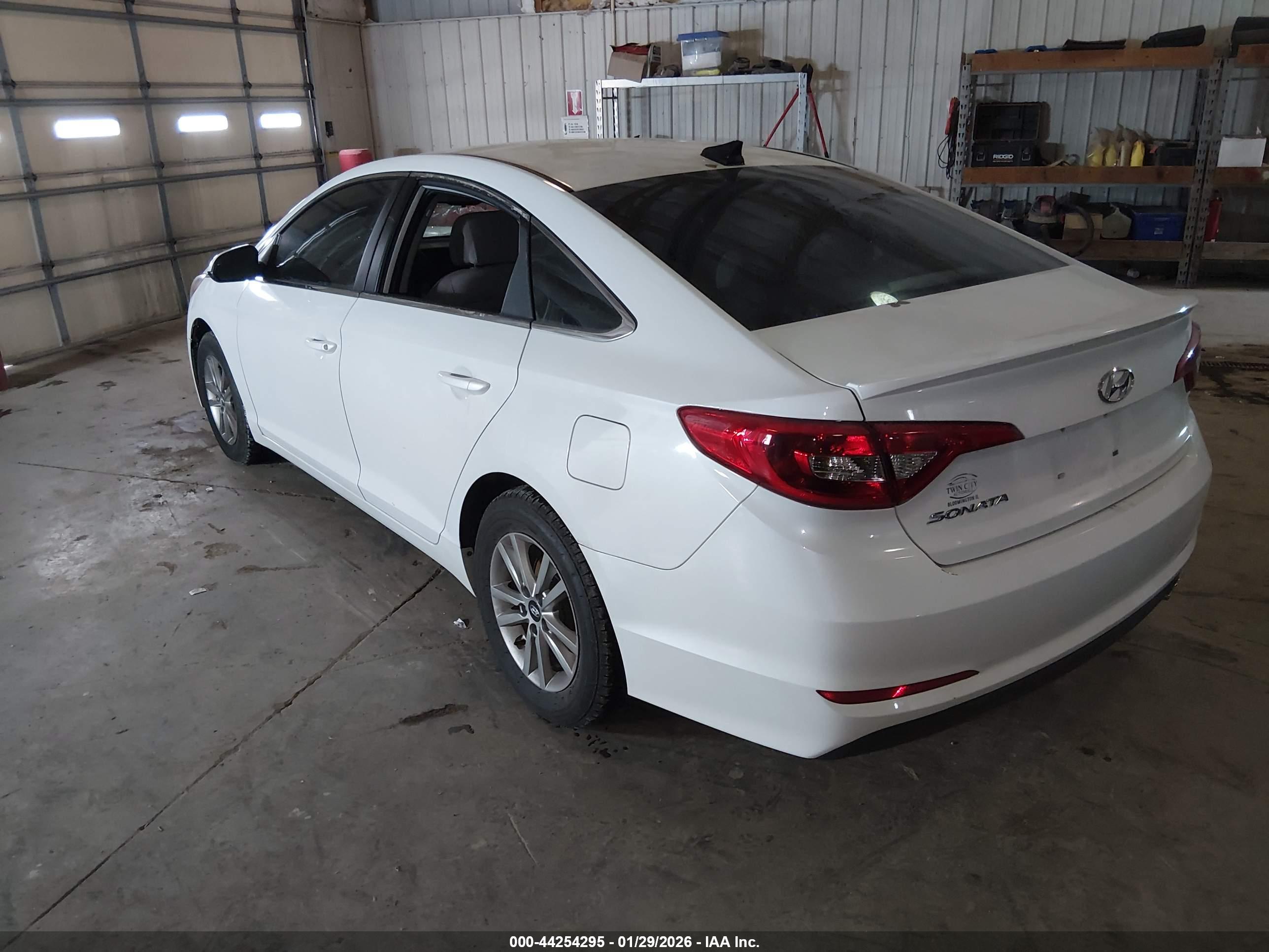 HYUNDAI SONATA image 3