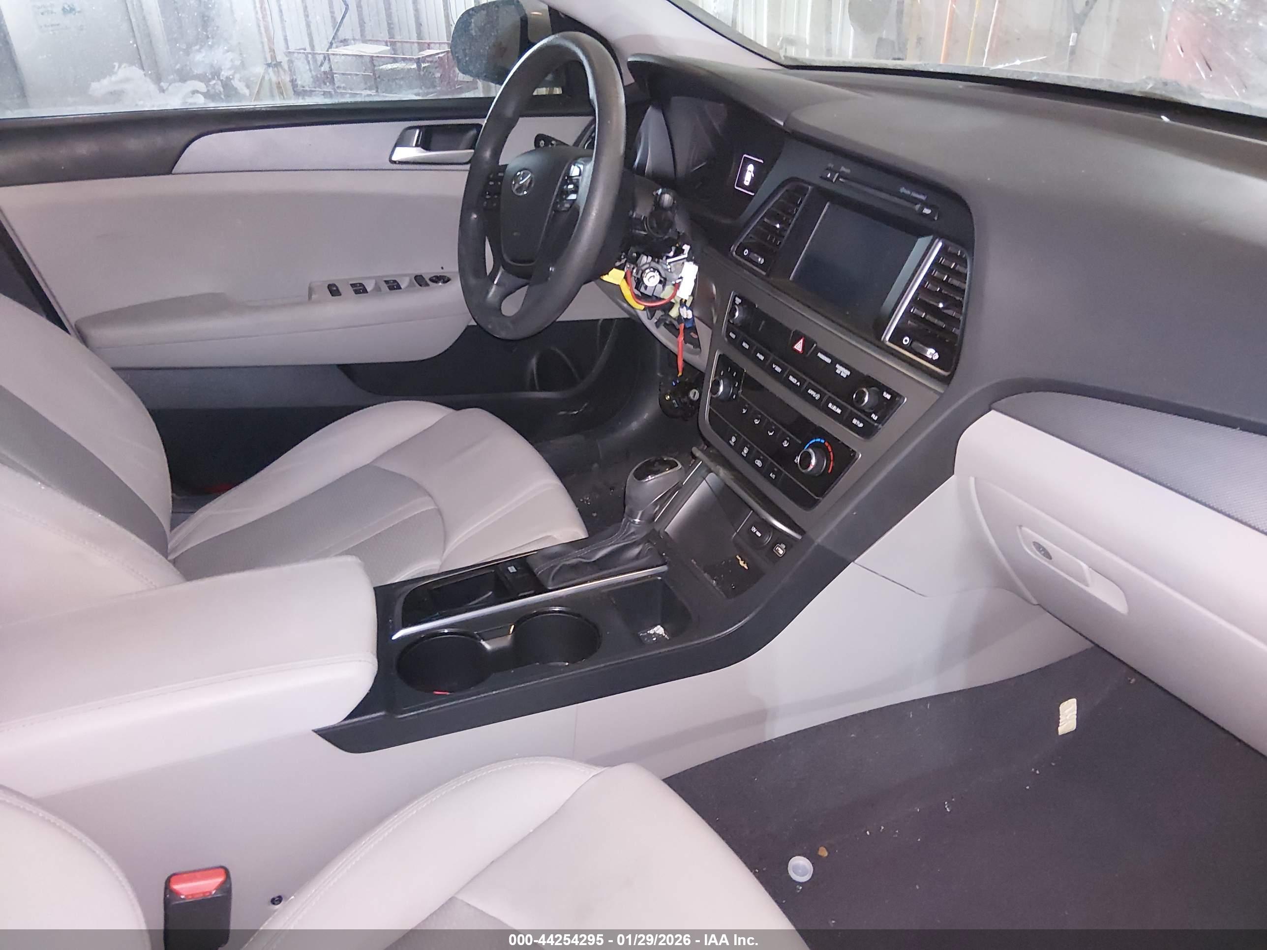 HYUNDAI SONATA image 5