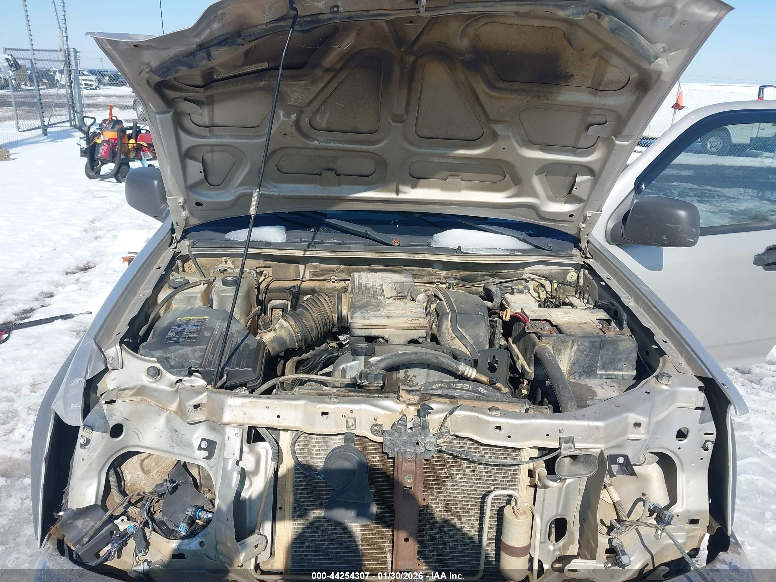 CHEVROLET COLORADO image 10