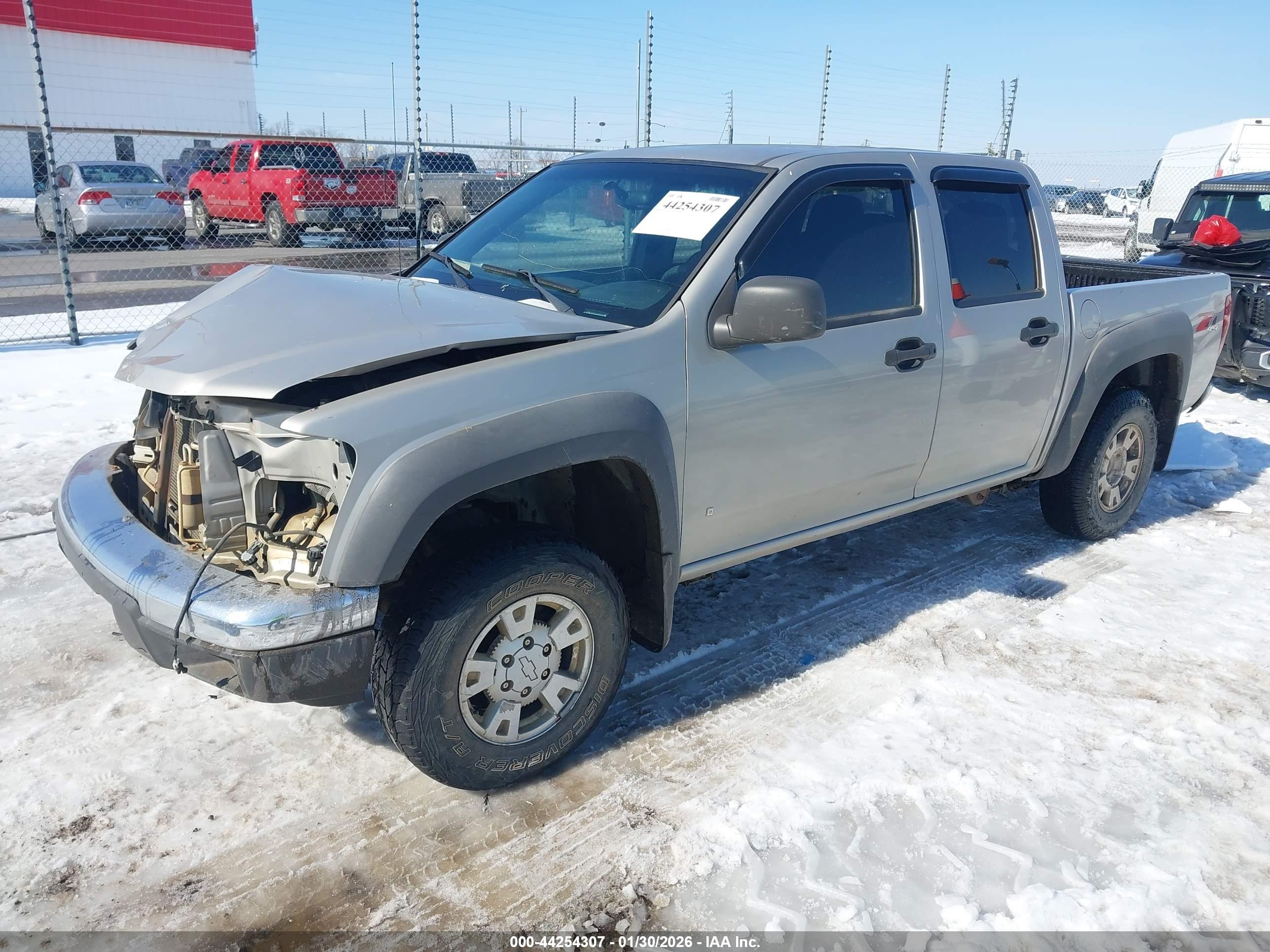 CHEVROLET COLORADO image 2