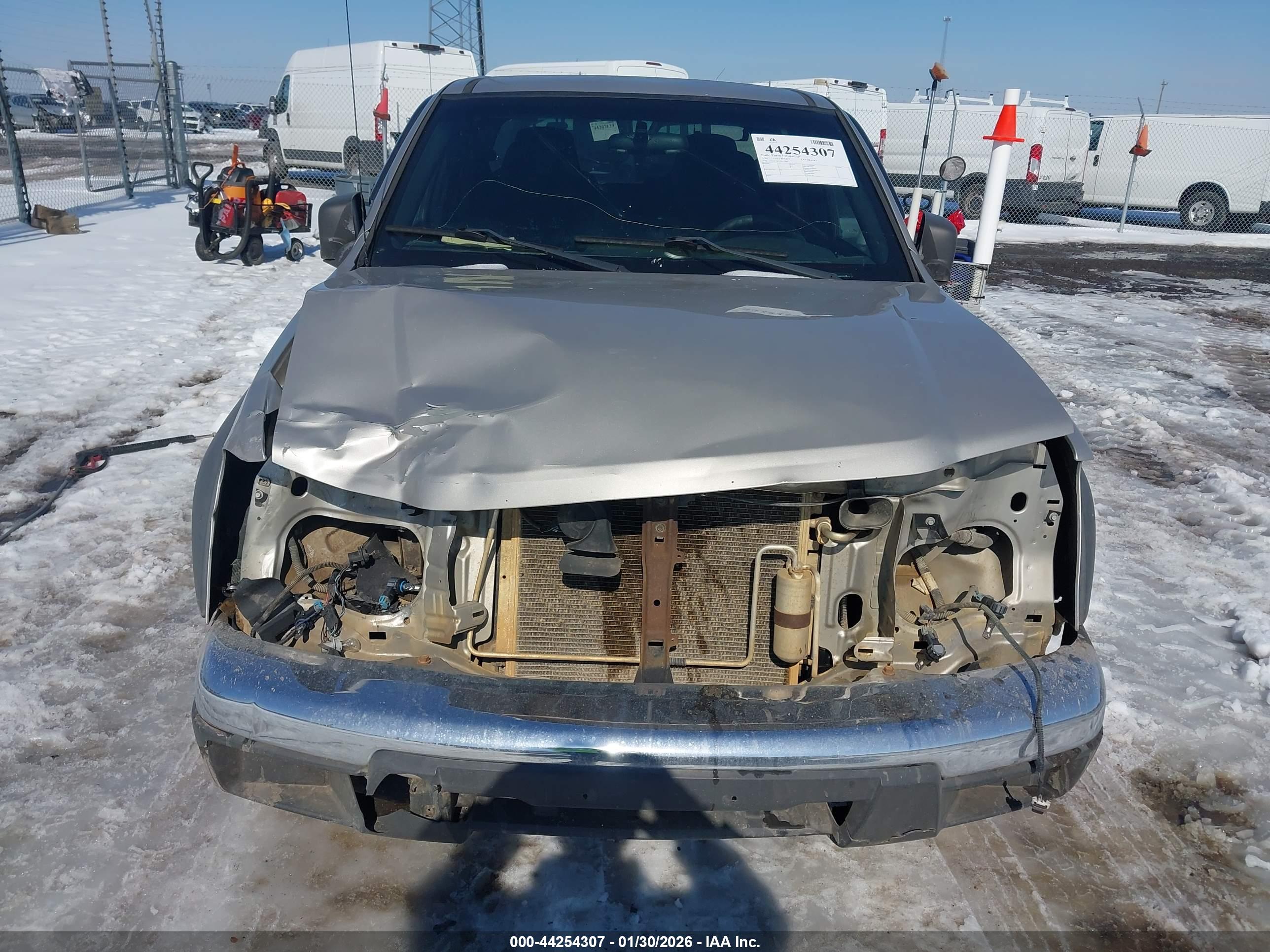 CHEVROLET COLORADO image 6