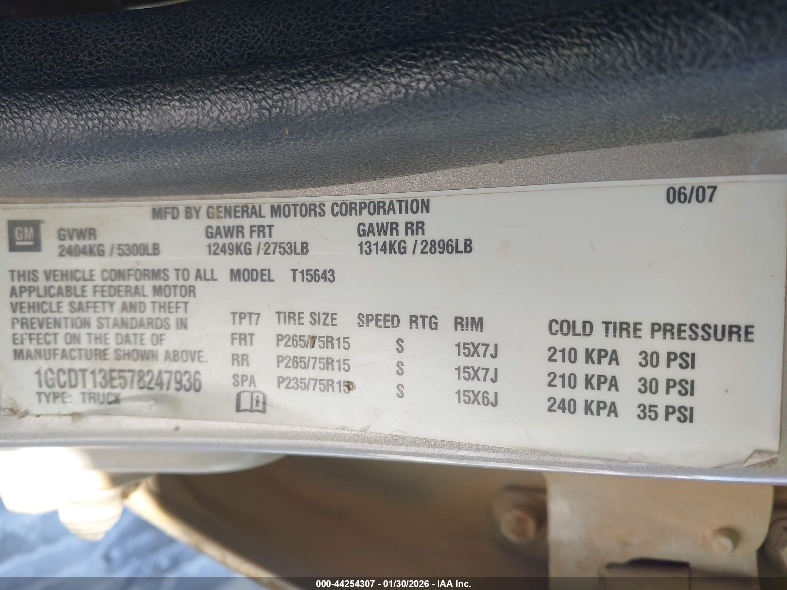 CHEVROLET COLORADO image 9