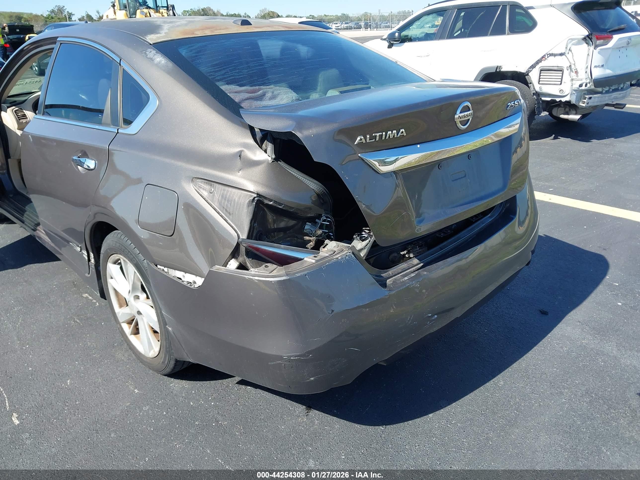 NISSAN ALTIMA image 6