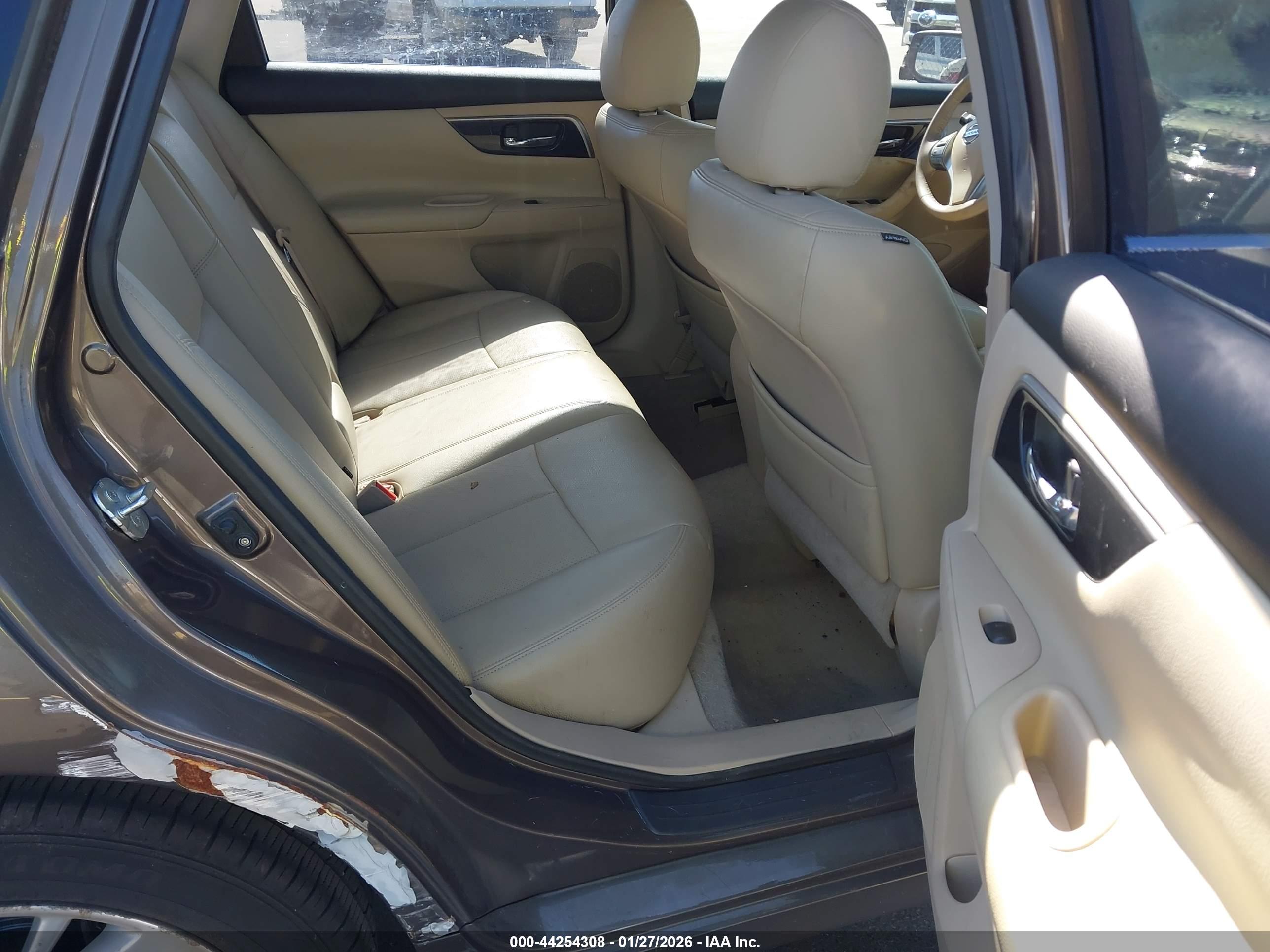 NISSAN ALTIMA image 8