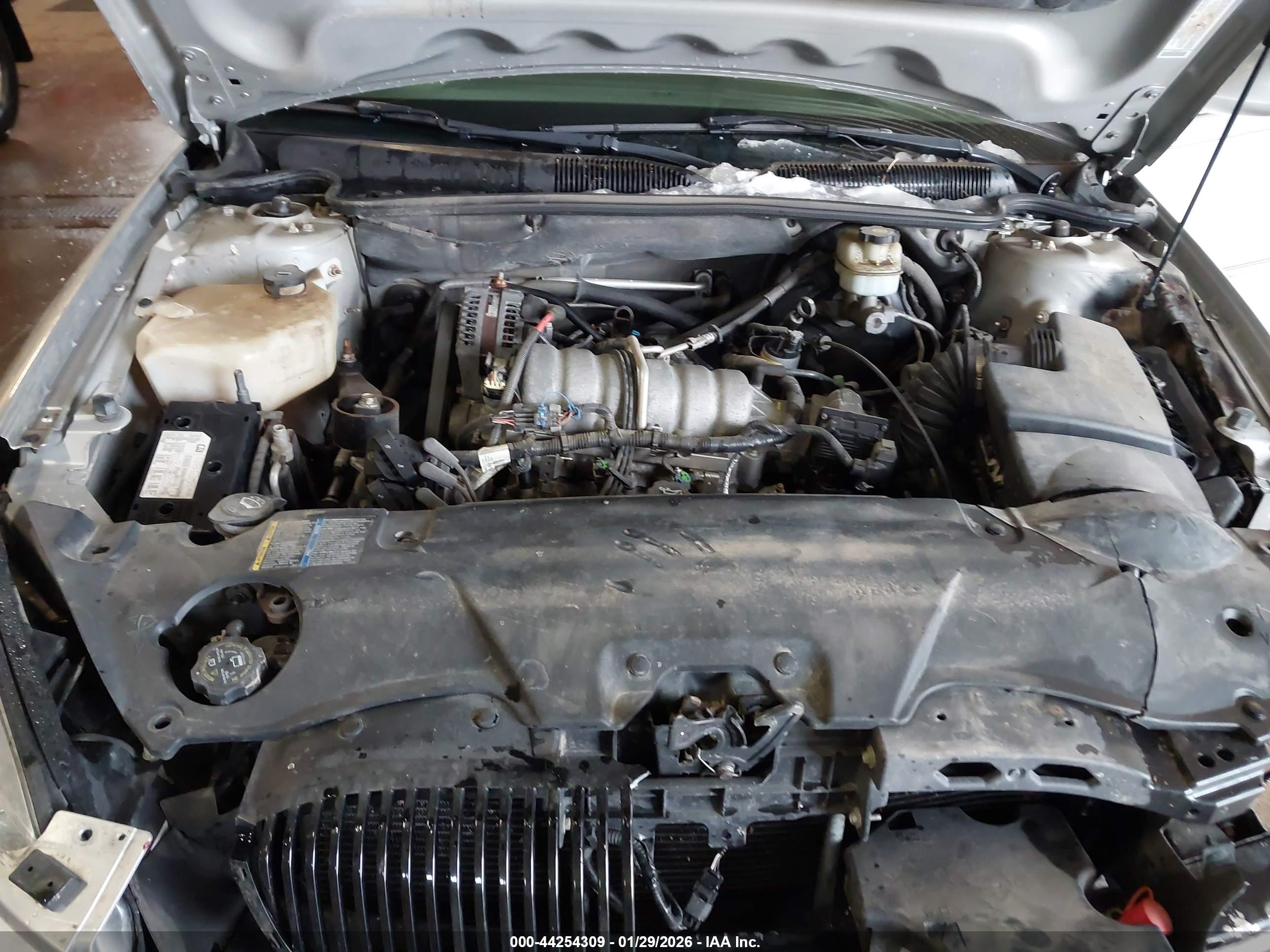BUICK LUCERNE image 10
