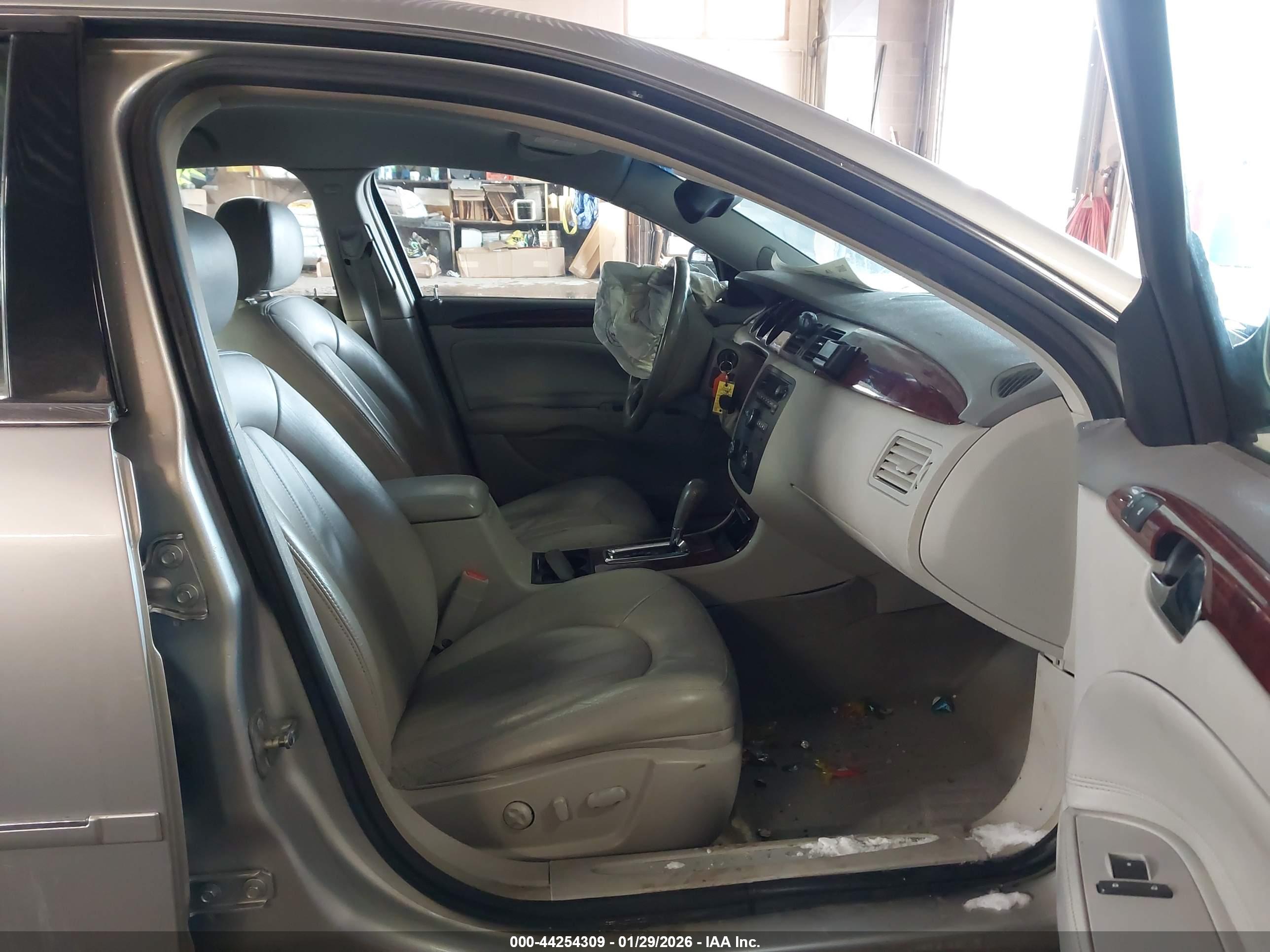 BUICK LUCERNE image 5