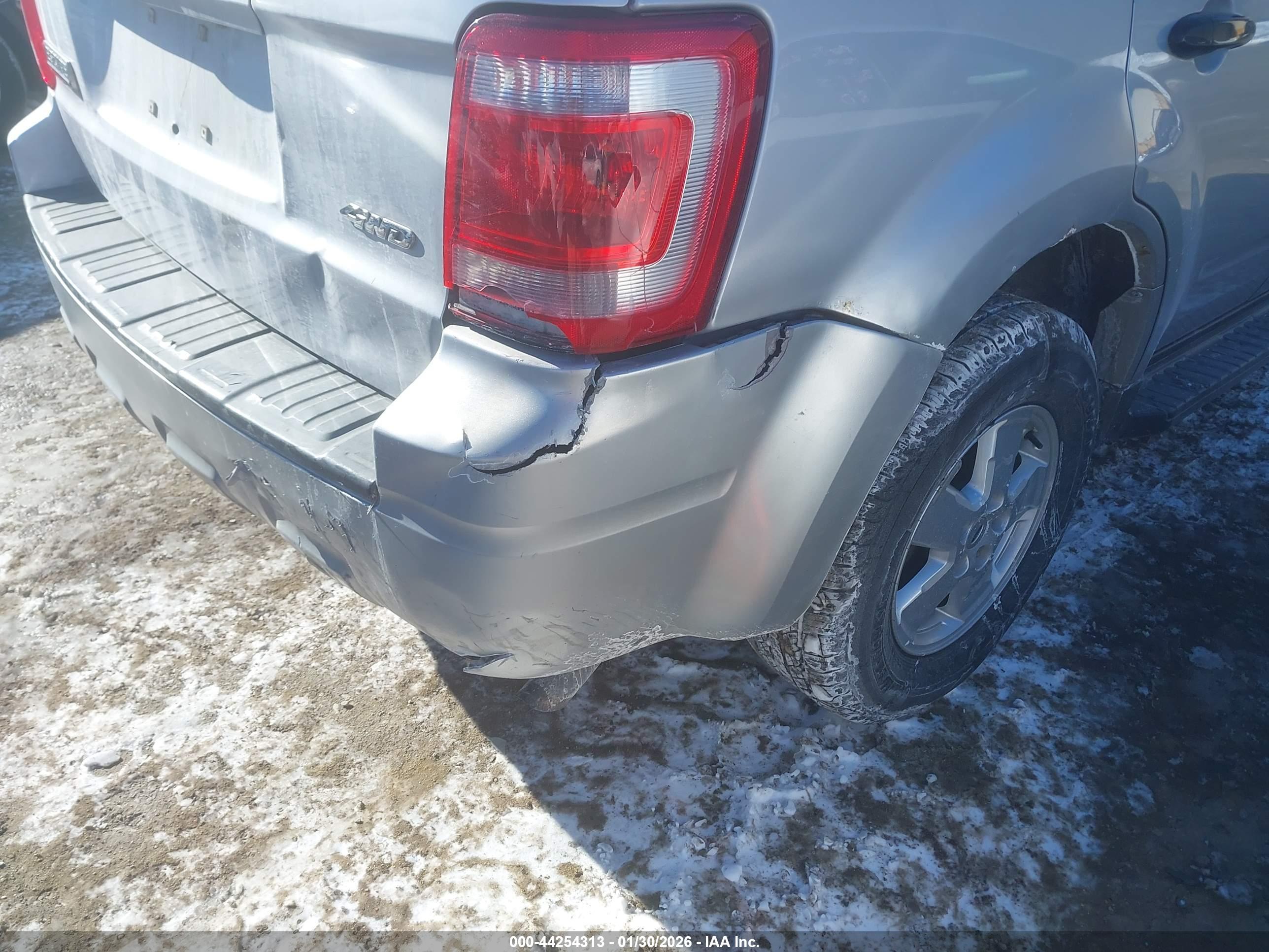 FORD ESCAPE image 6