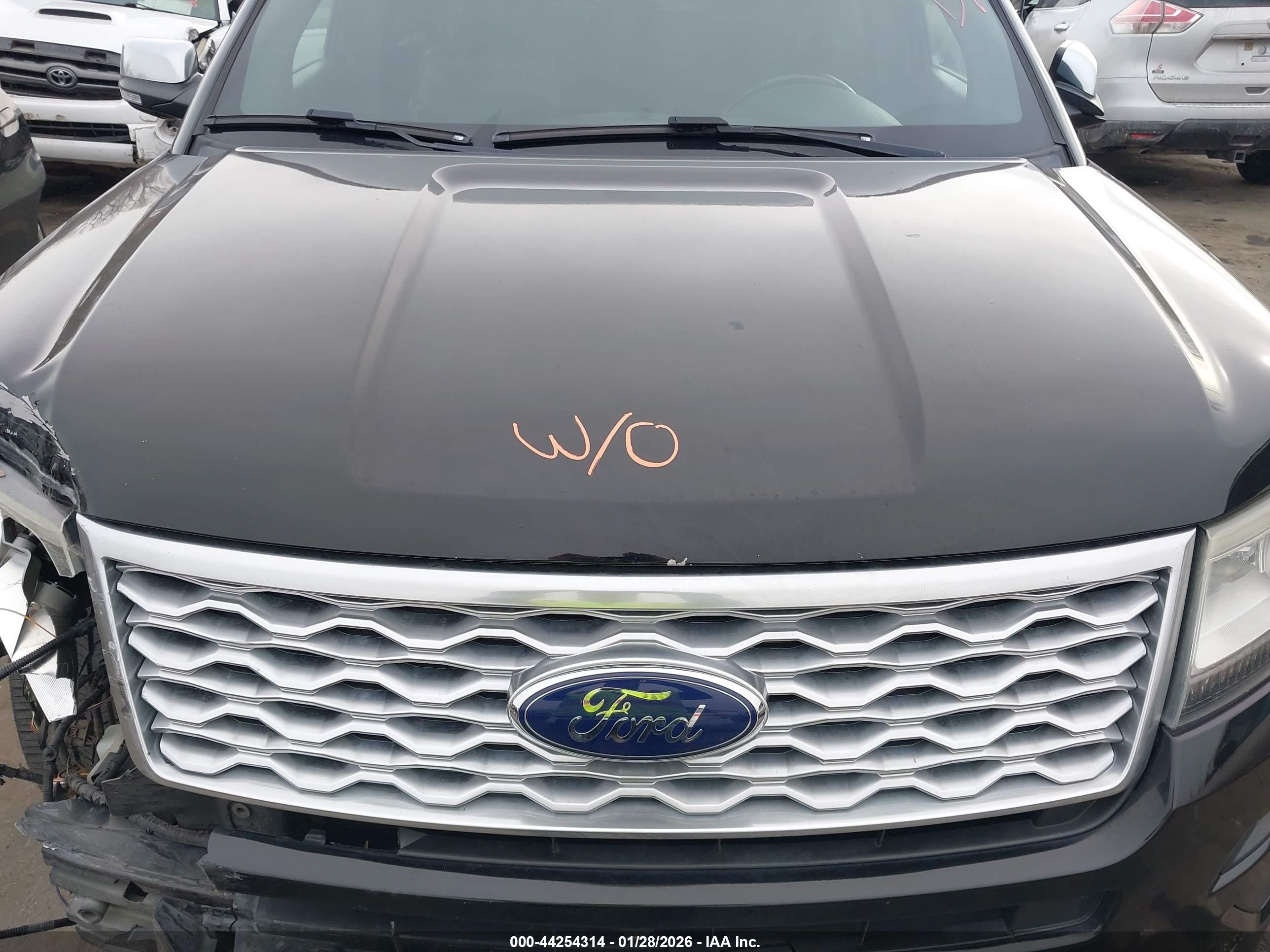 FORD EXPLORER image 10