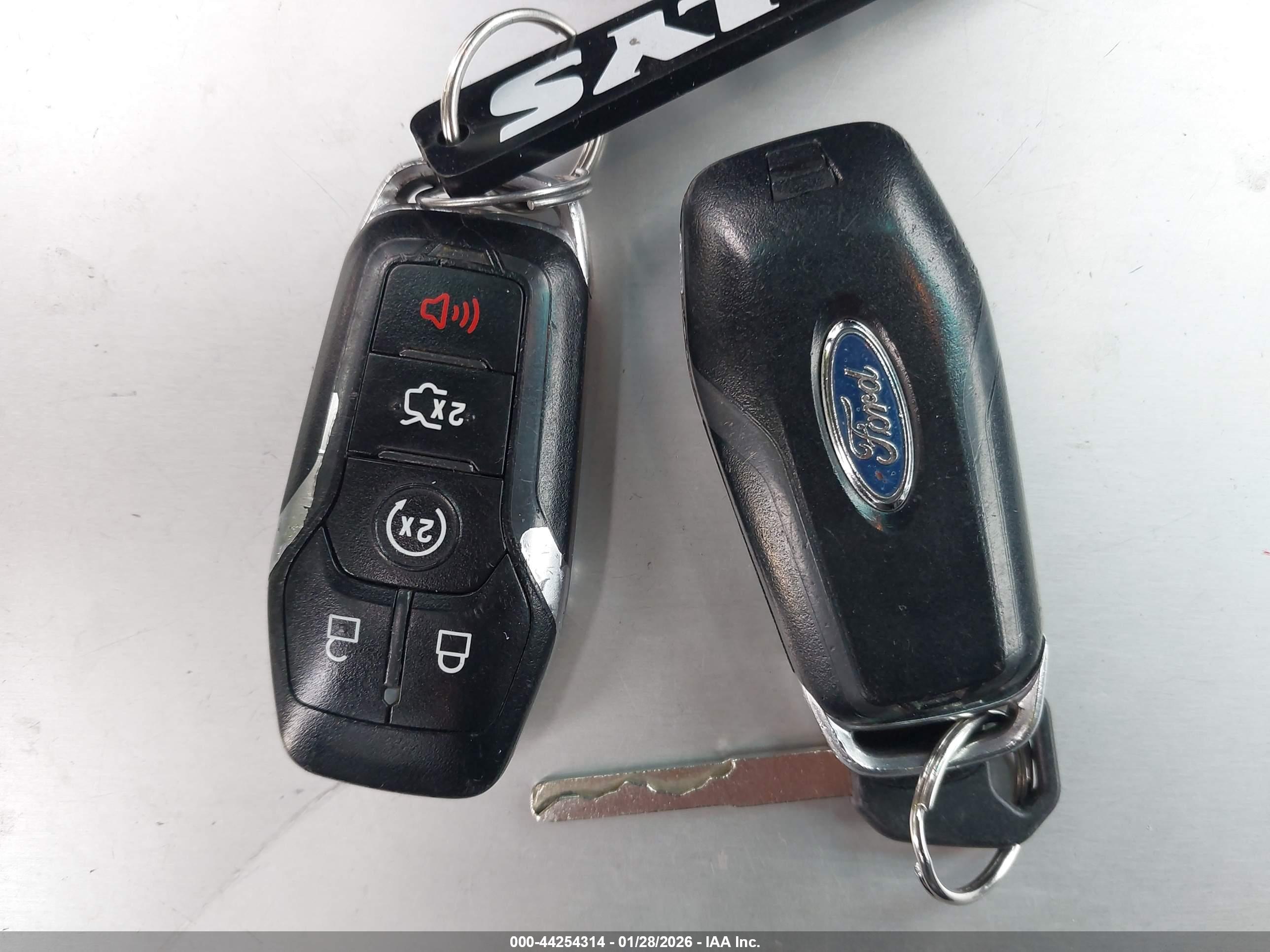 FORD EXPLORER image 11