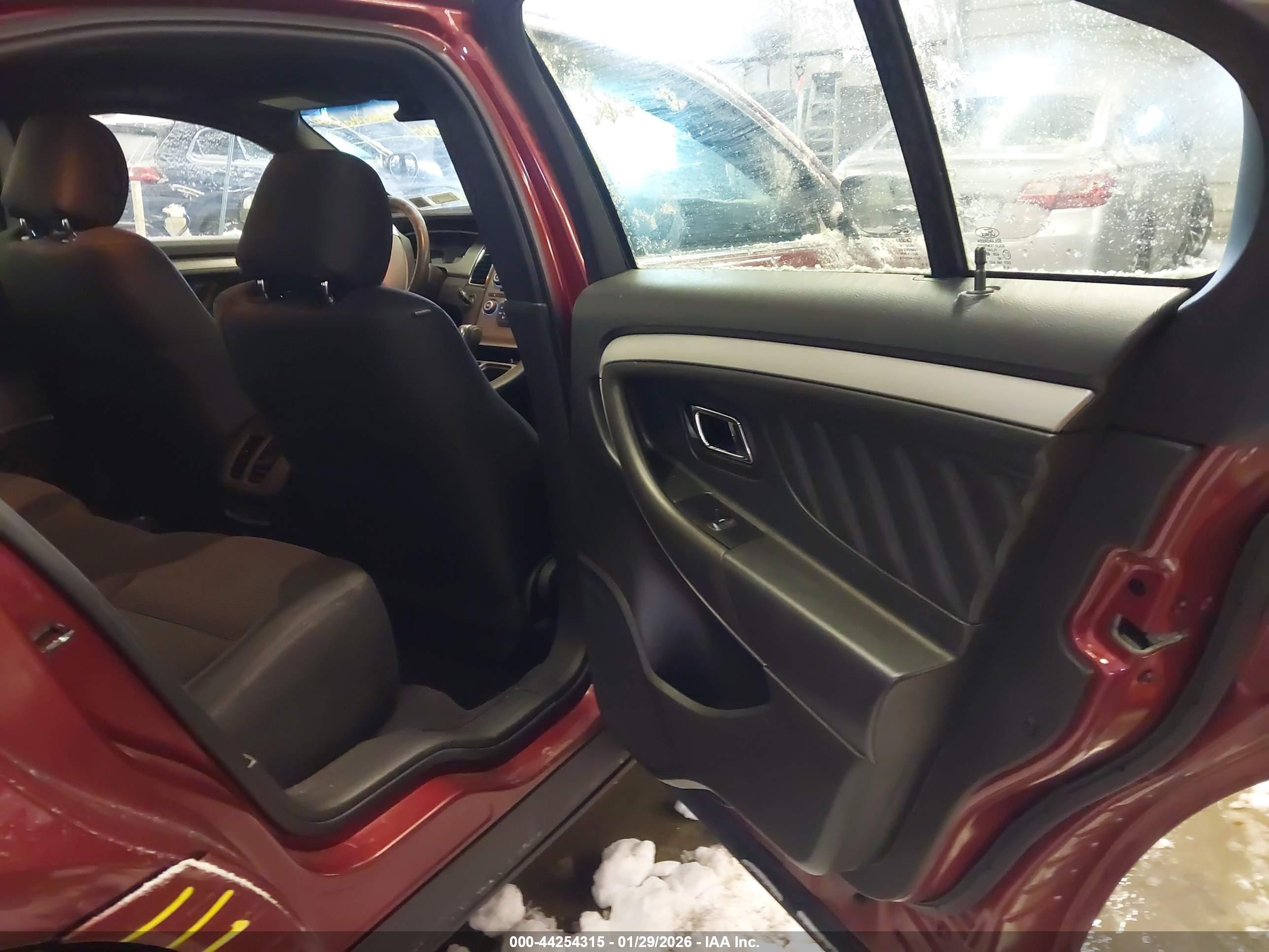 FORD TAURUS image 8