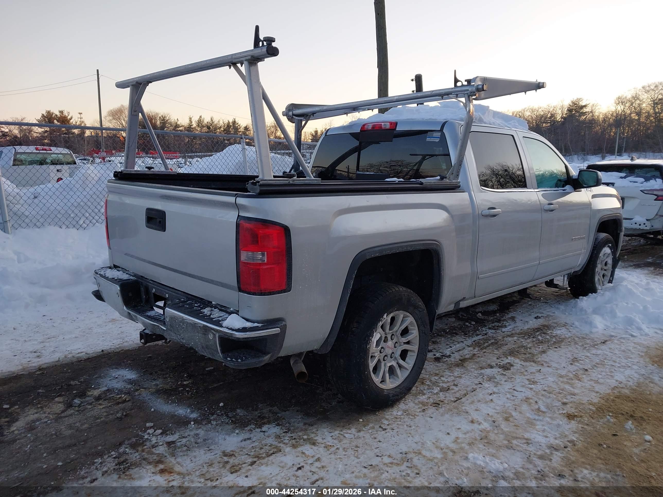 GMC SIERRA image 4