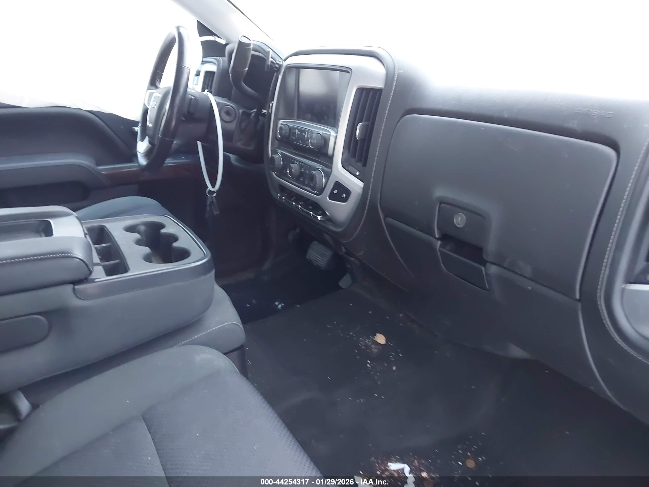 GMC SIERRA image 5