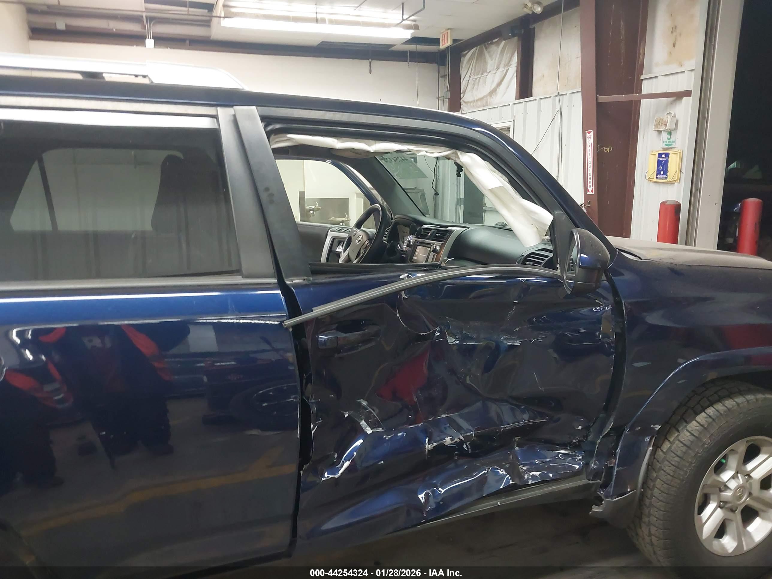 TOYOTA 4RUNNER image 6