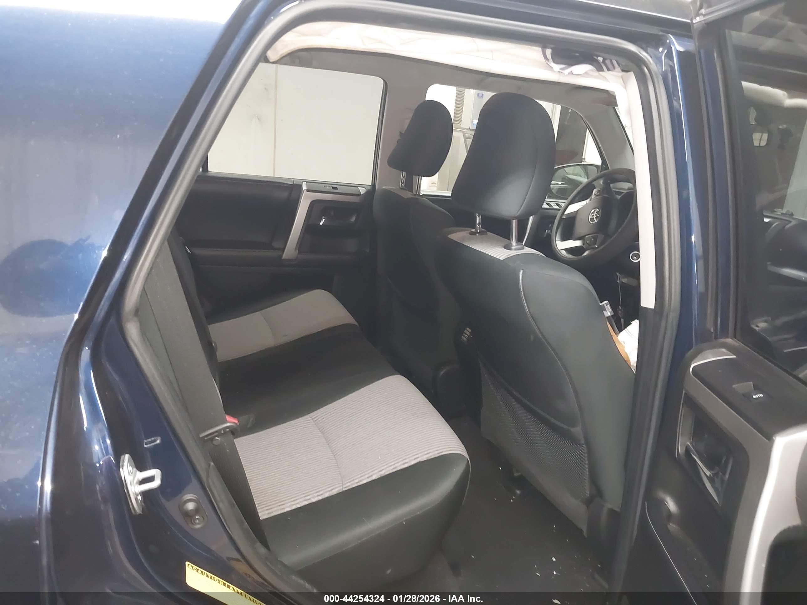 TOYOTA 4RUNNER image 8