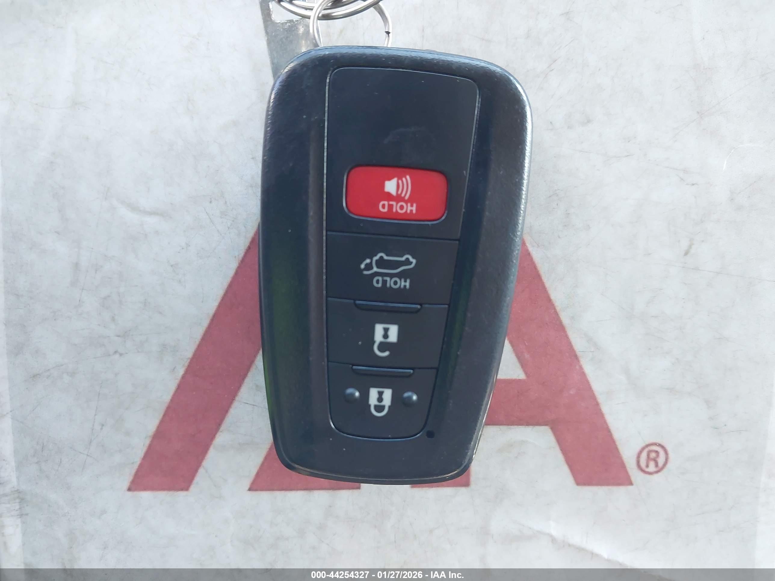 TOYOTA RAV4 image 11