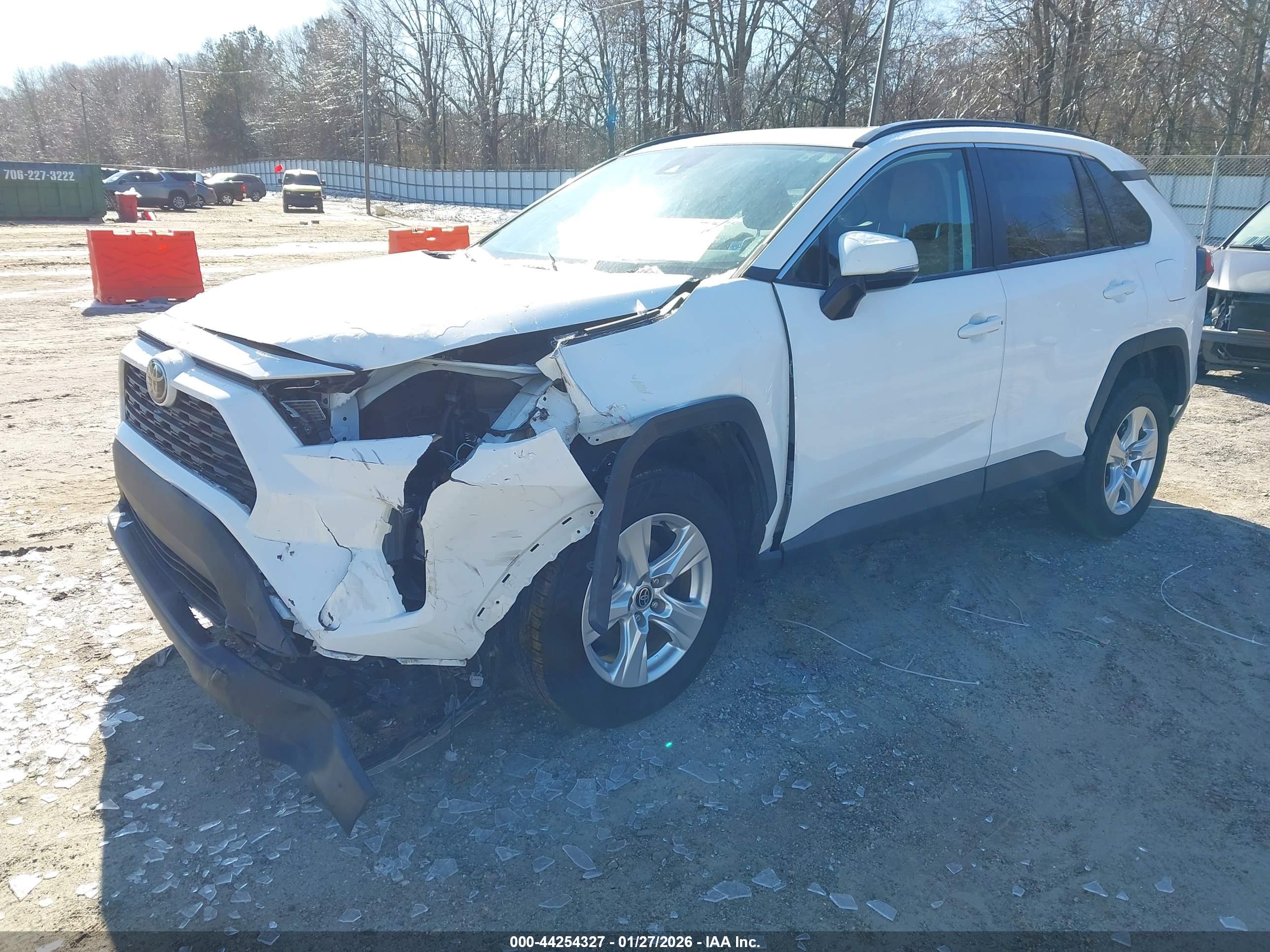 TOYOTA RAV4 image 2