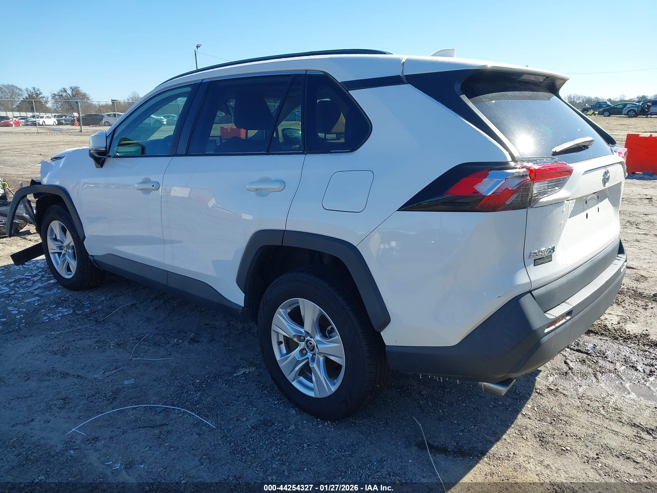 TOYOTA RAV4 image 3
