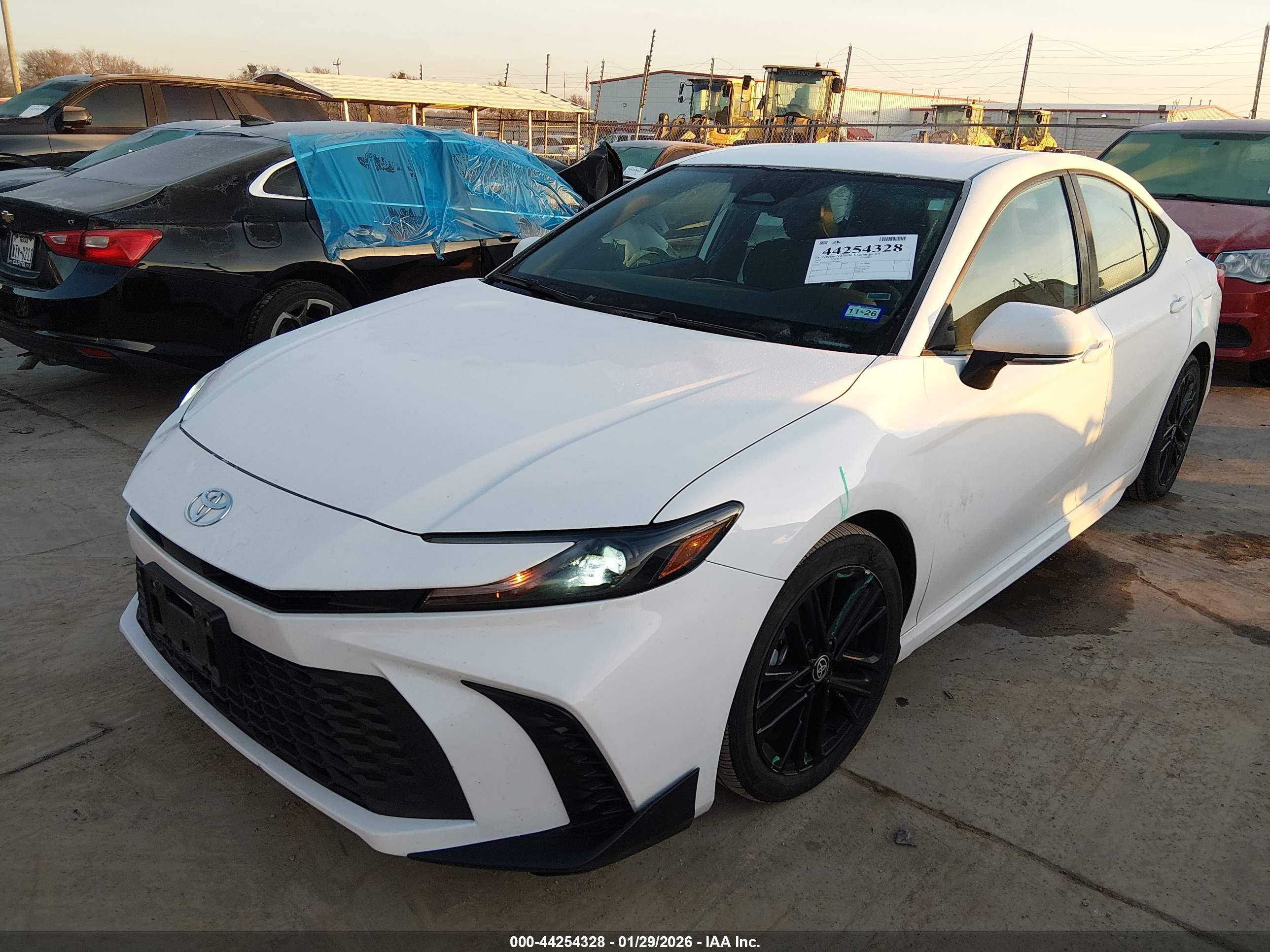 TOYOTA CAMRY image 2