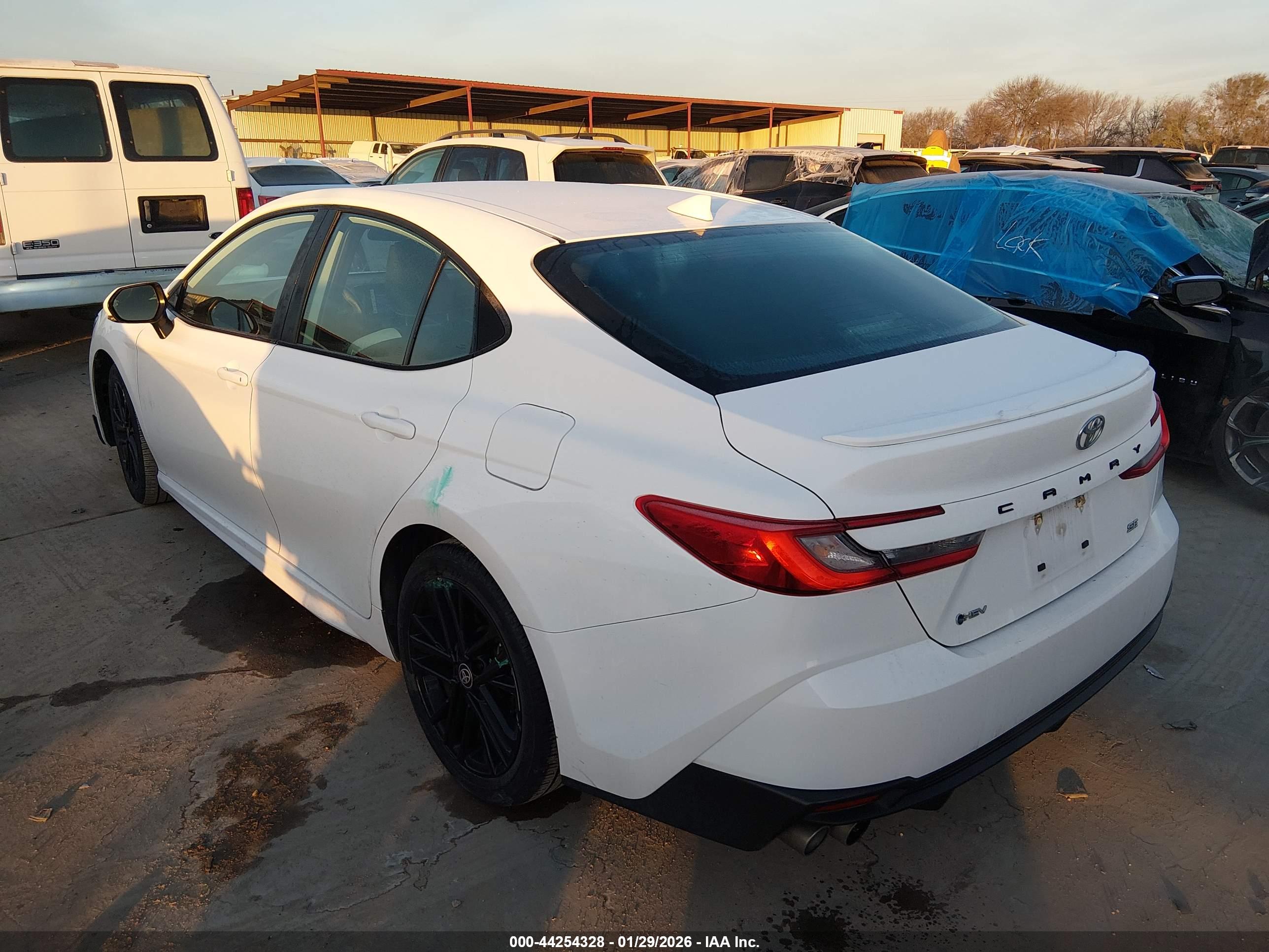 TOYOTA CAMRY image 3
