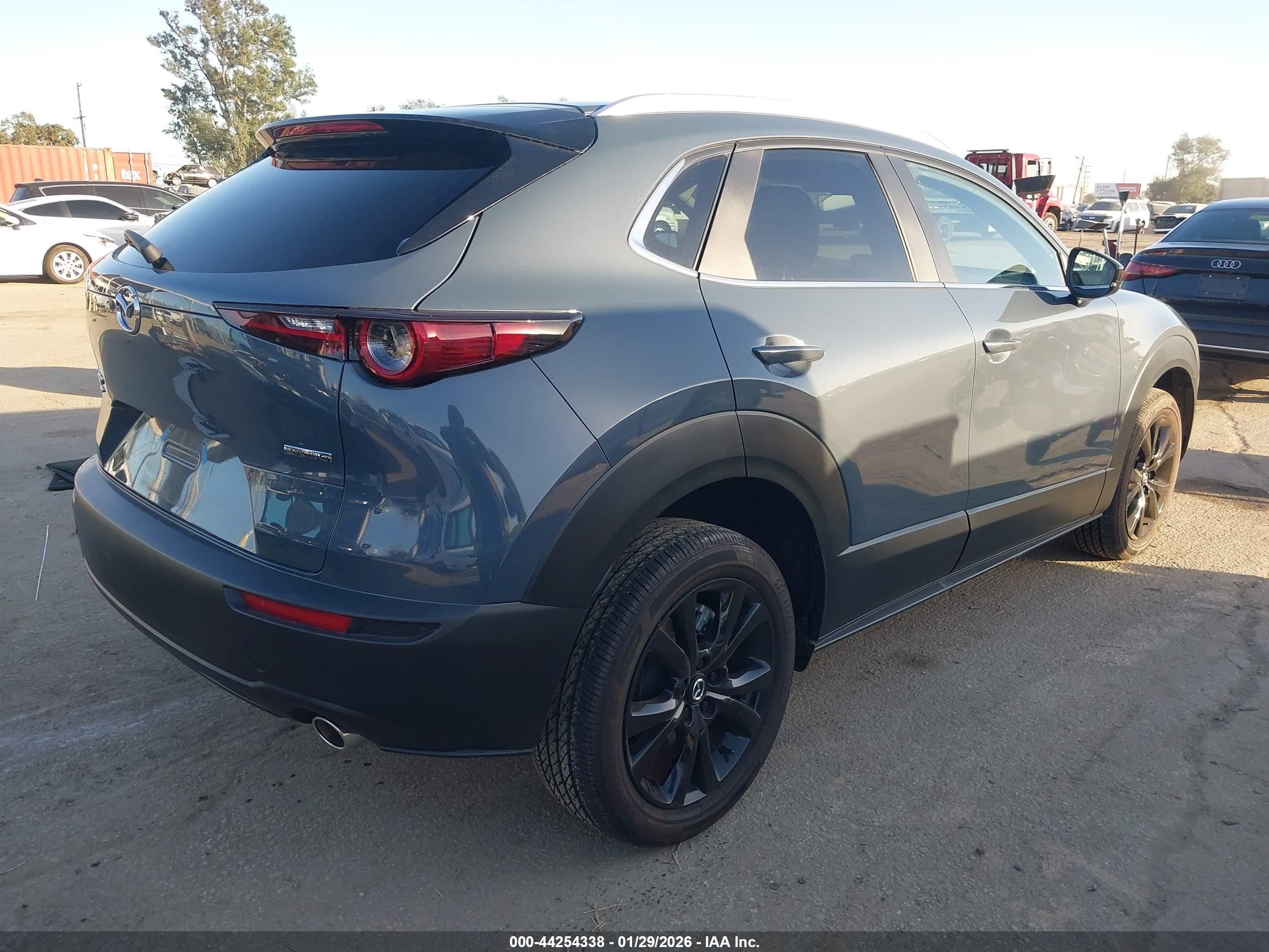 MAZDA CX-30 image 4