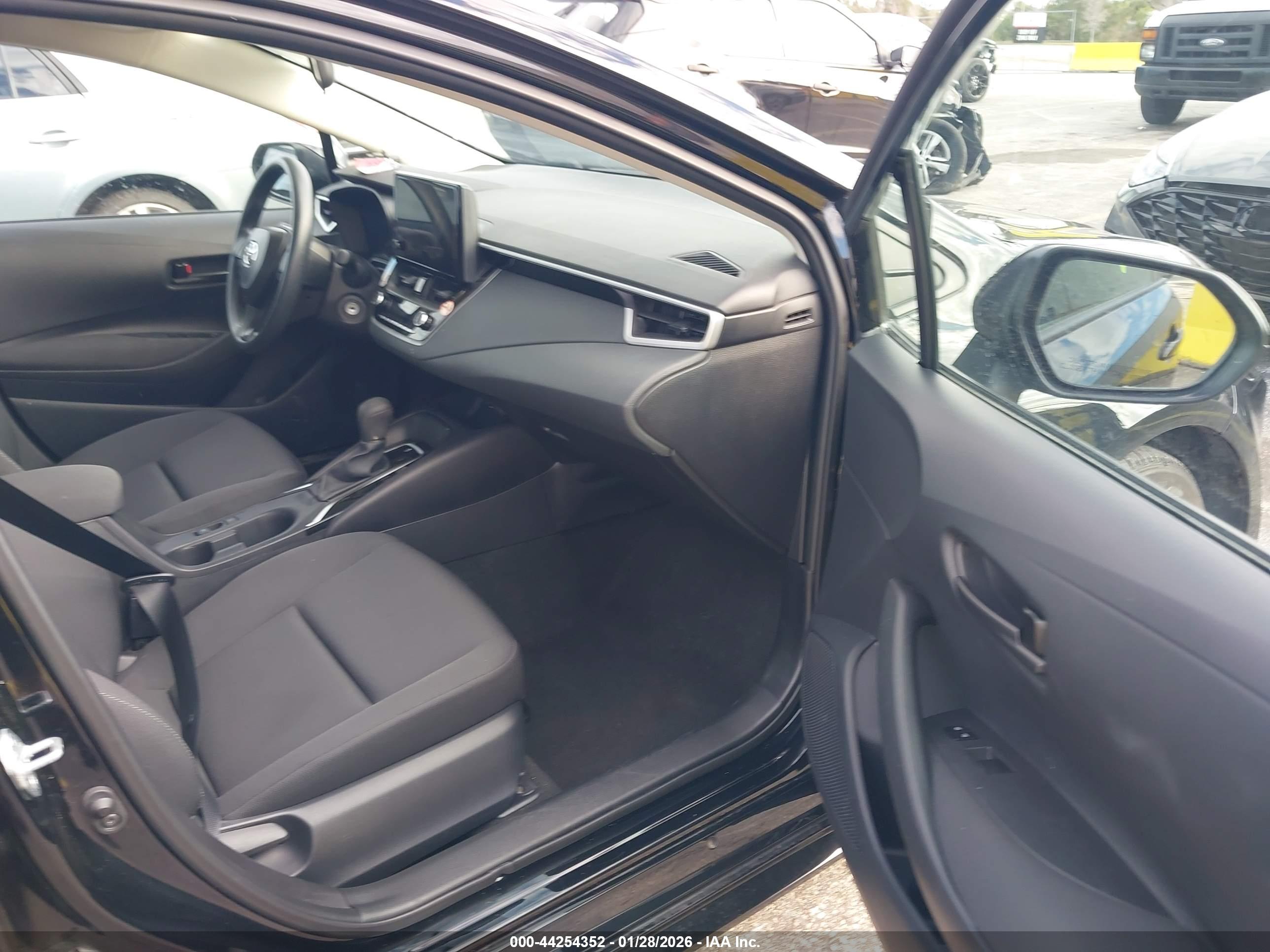 TOYOTA COROLLA image 5