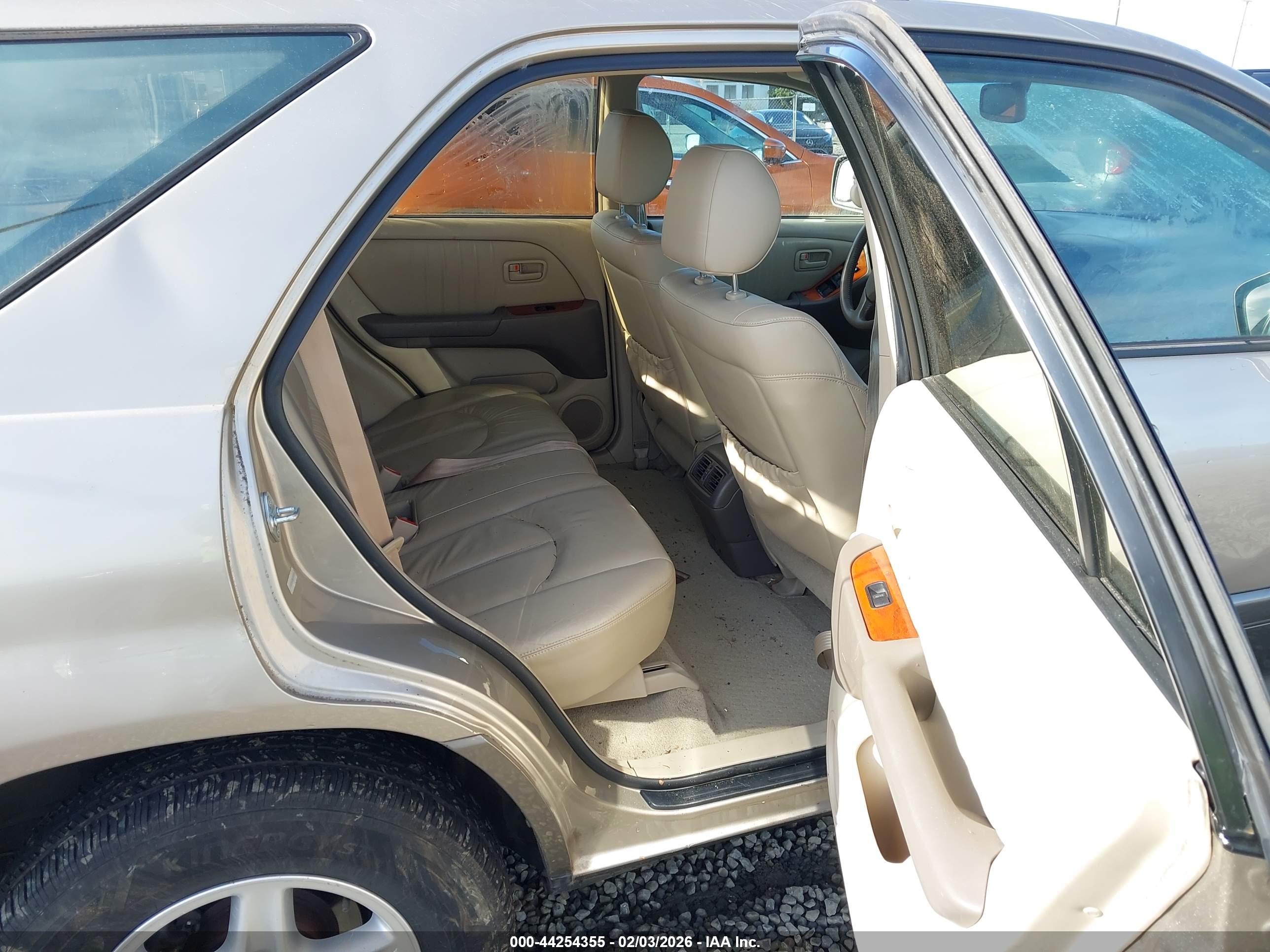 LEXUS RX image 8