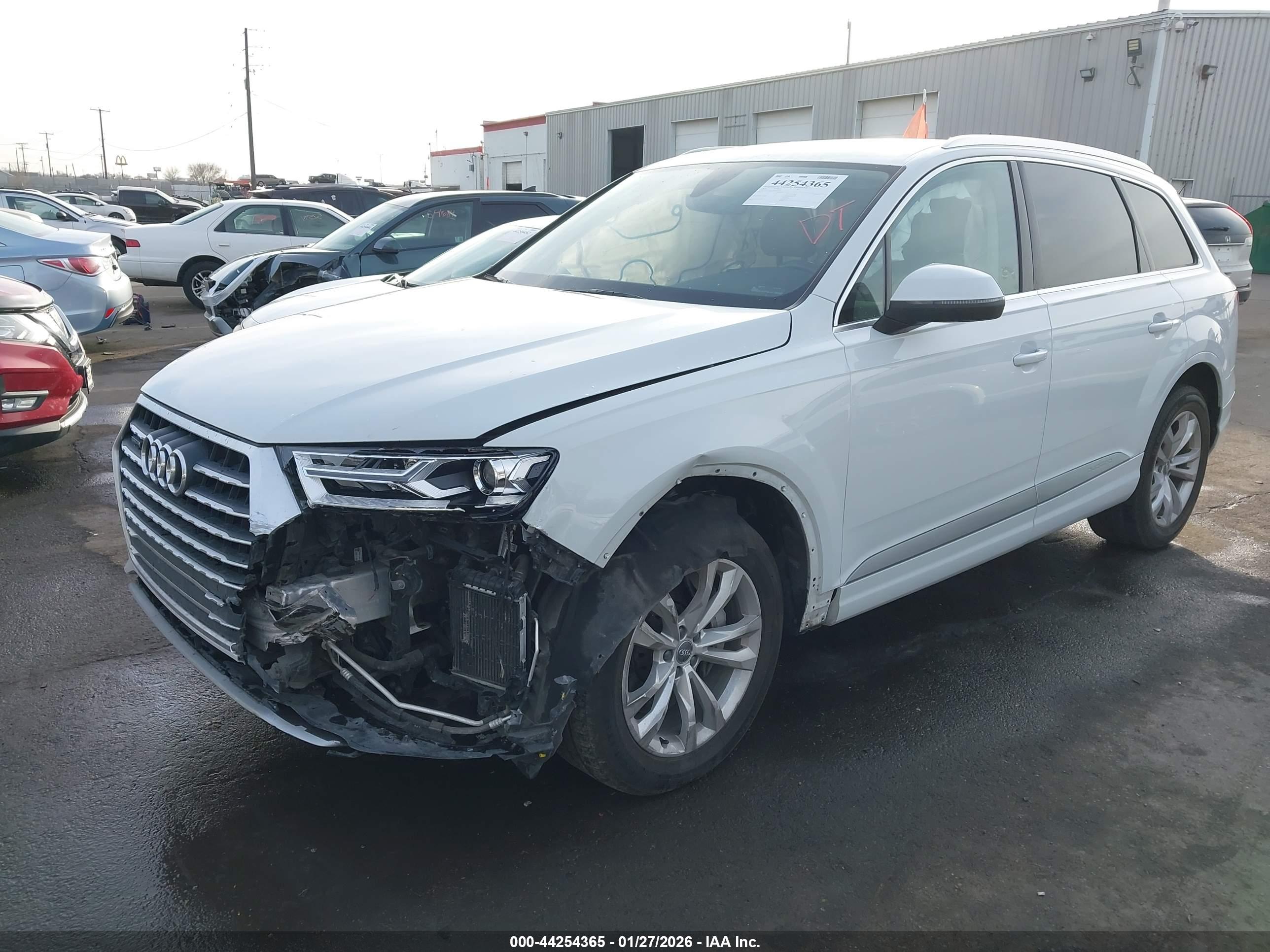 AUDI Q7 image 2