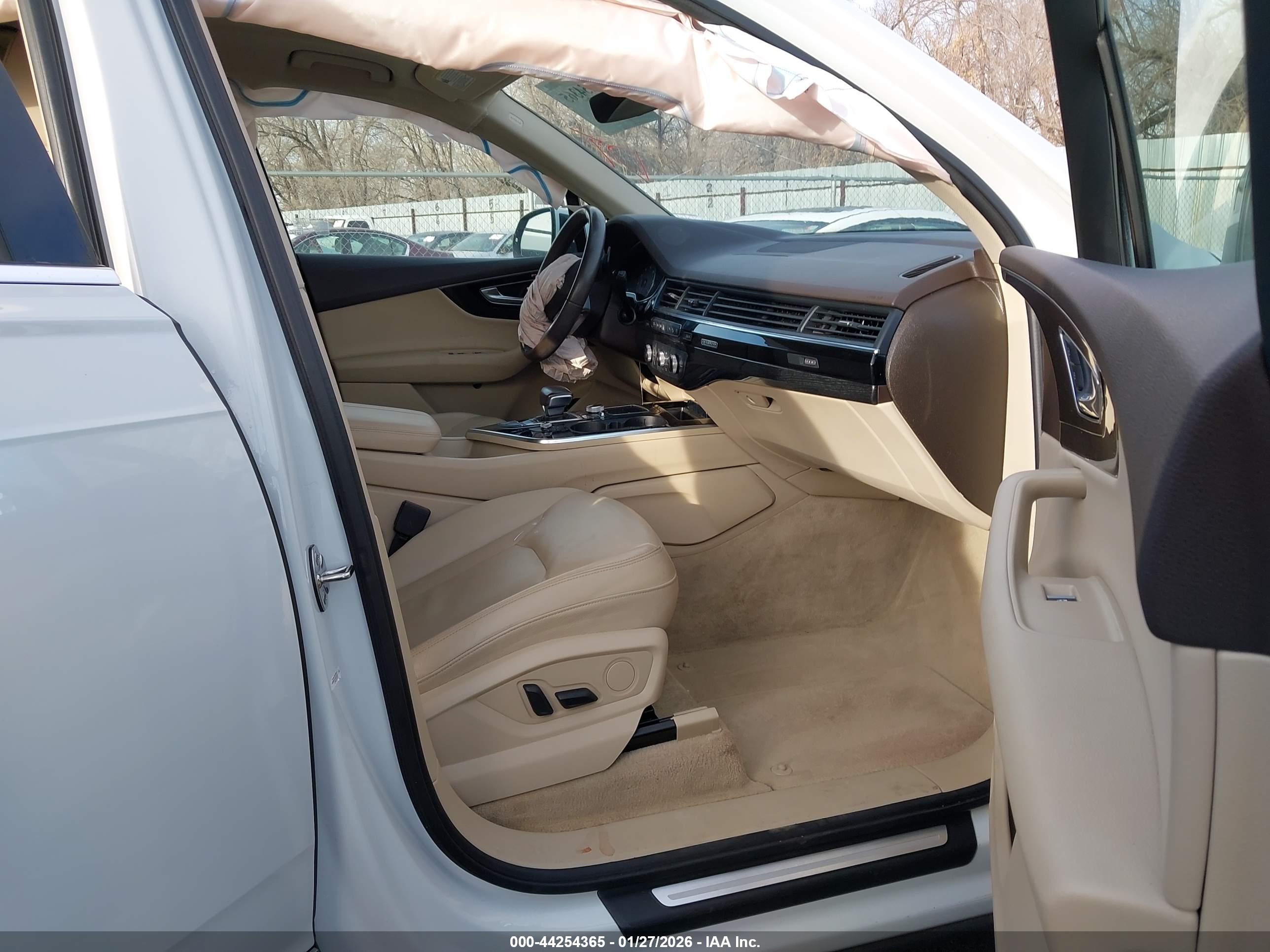 AUDI Q7 image 5