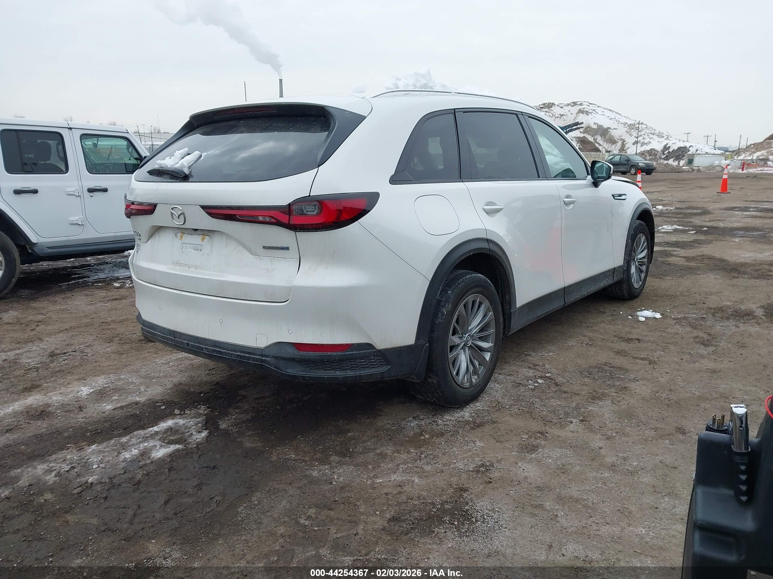 MAZDA CX-90 image 4