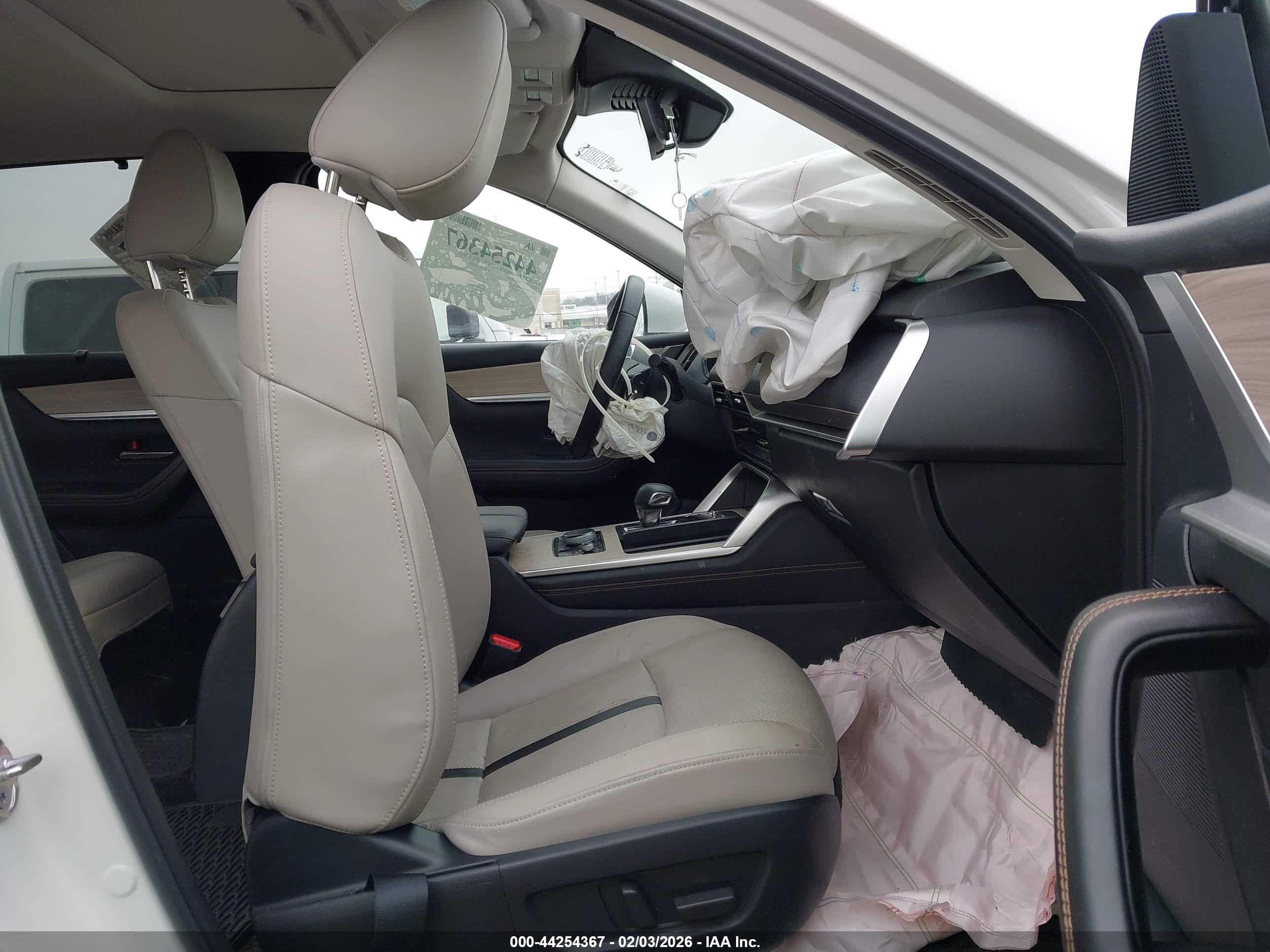 MAZDA CX-90 image 5