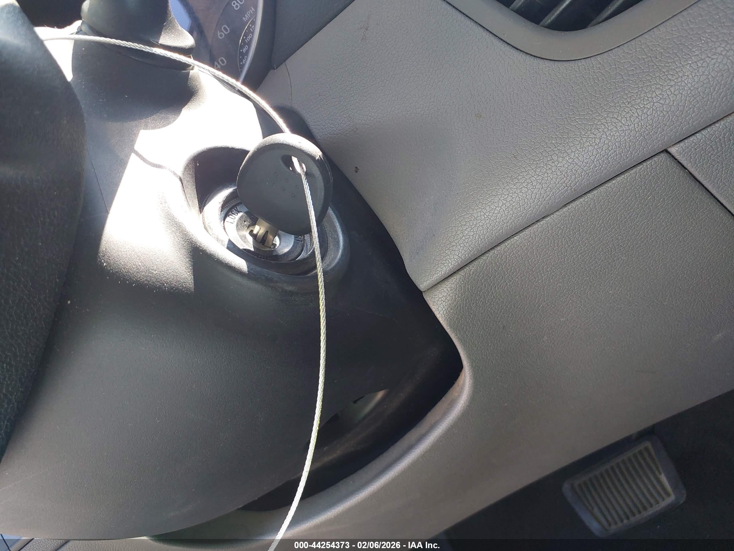 HYUNDAI ELANTRA image 11