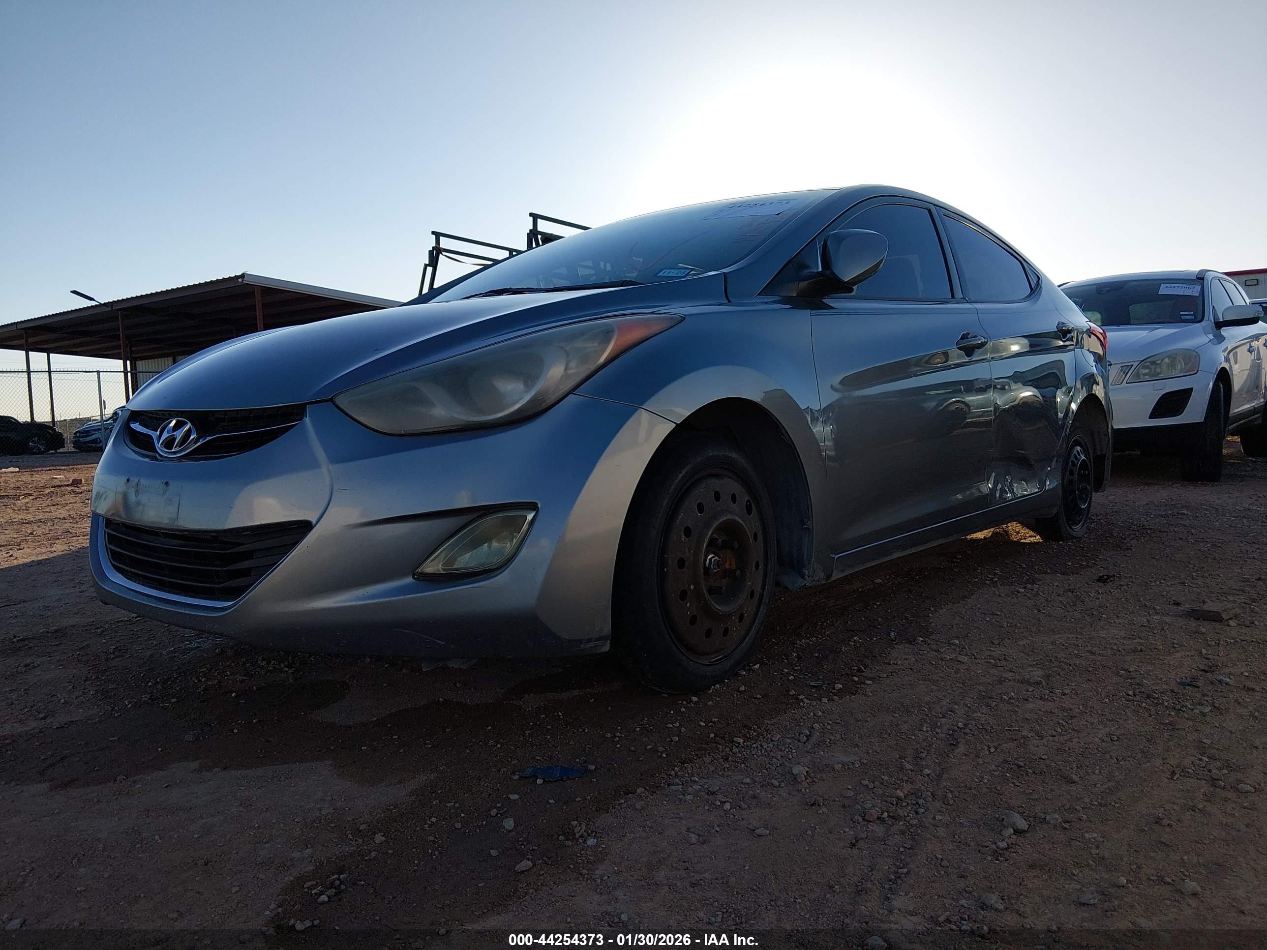 HYUNDAI ELANTRA image 2