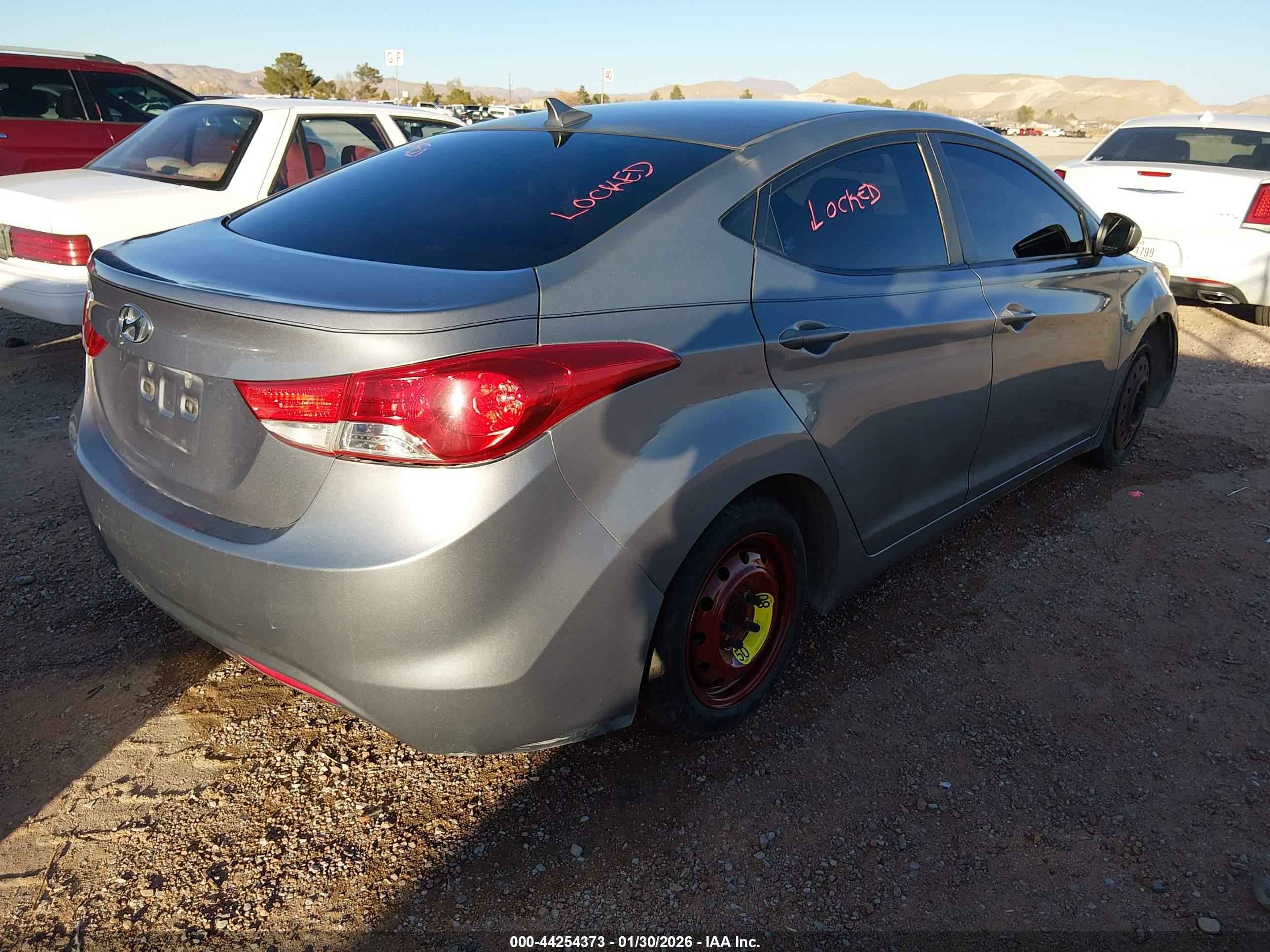 HYUNDAI ELANTRA image 4