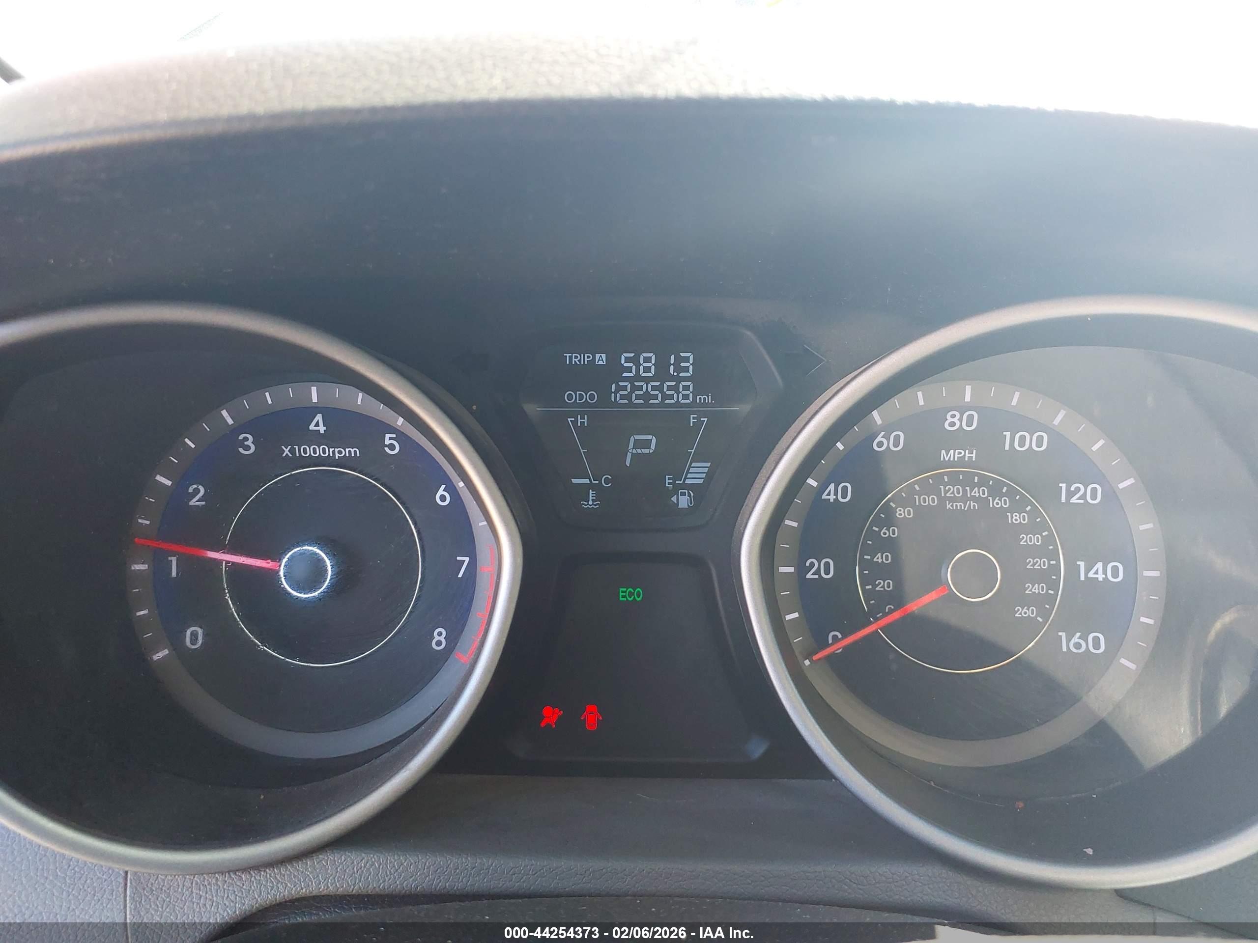 HYUNDAI ELANTRA image 7