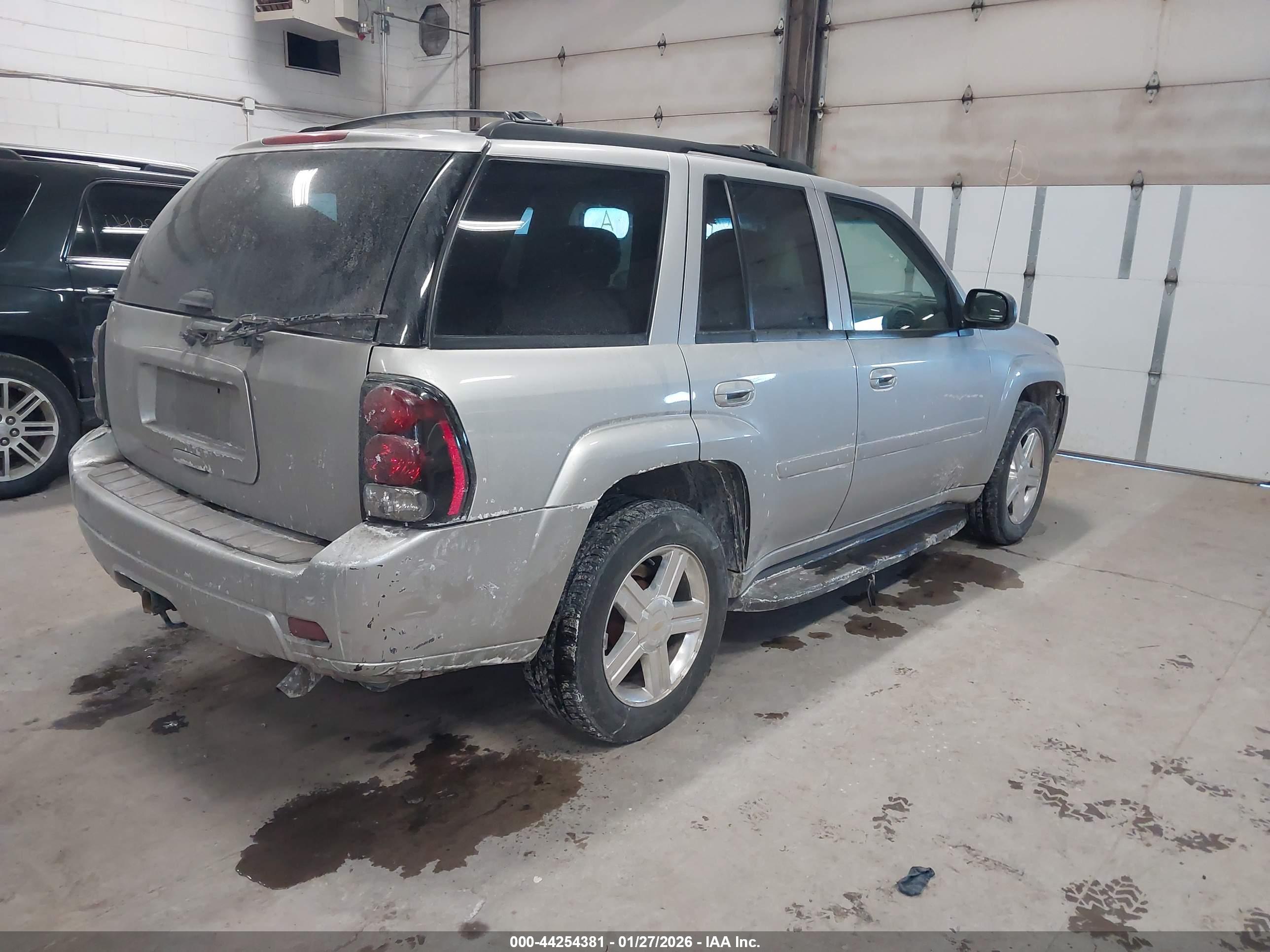 CHEVROLET TRAILBLAZER image 4