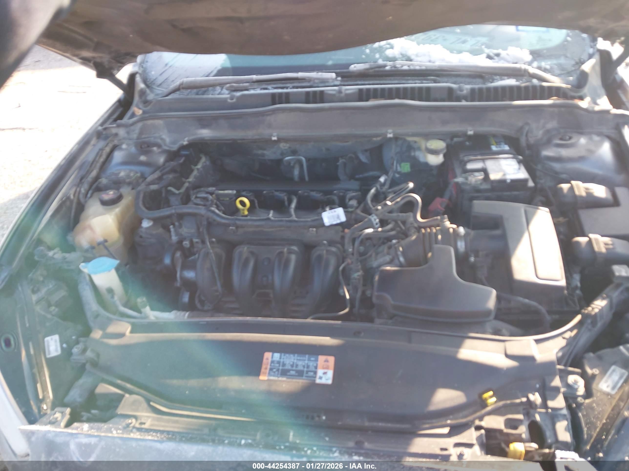 FORD FUSION image 10