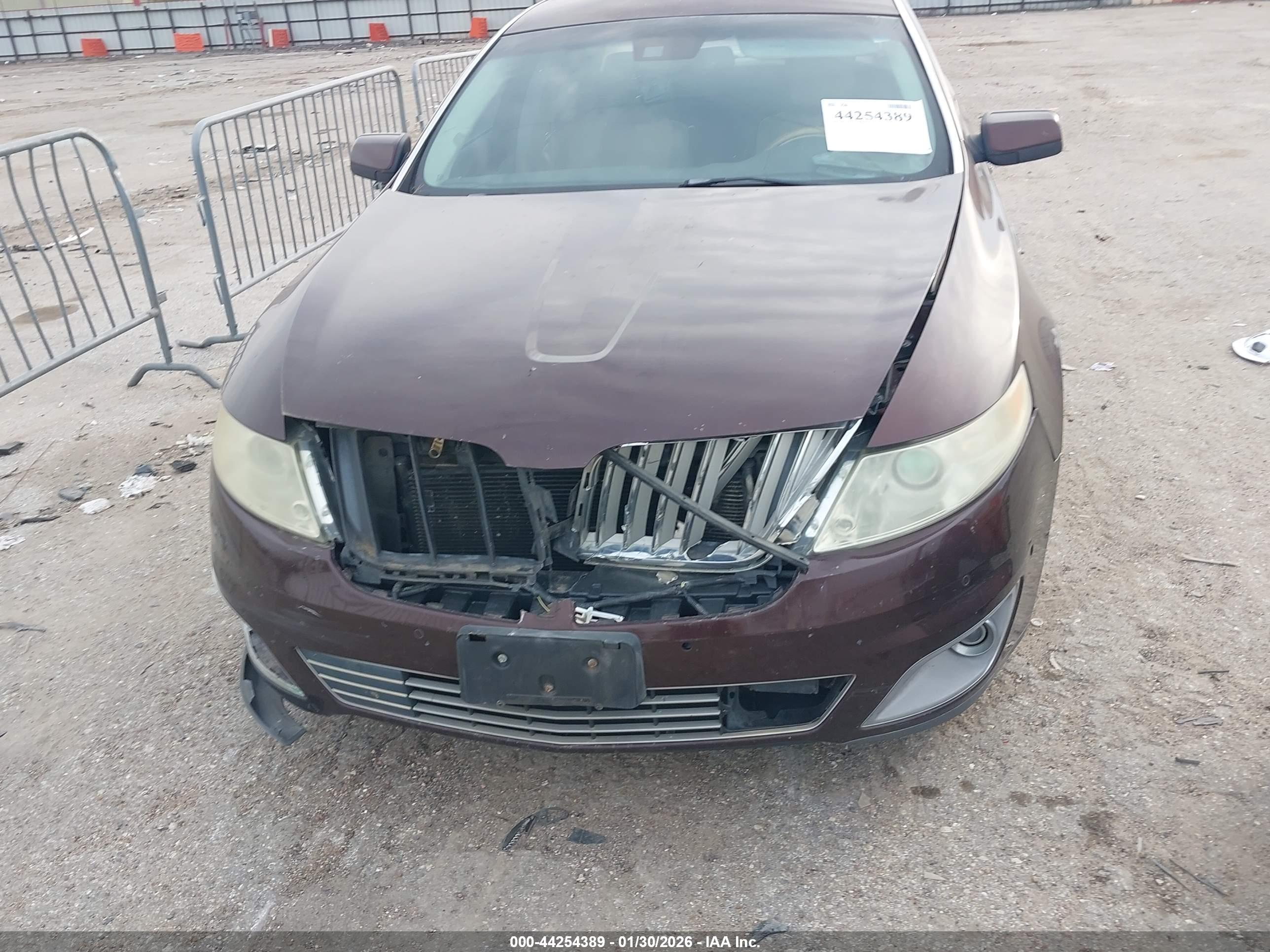 LINCOLN MKS image 10