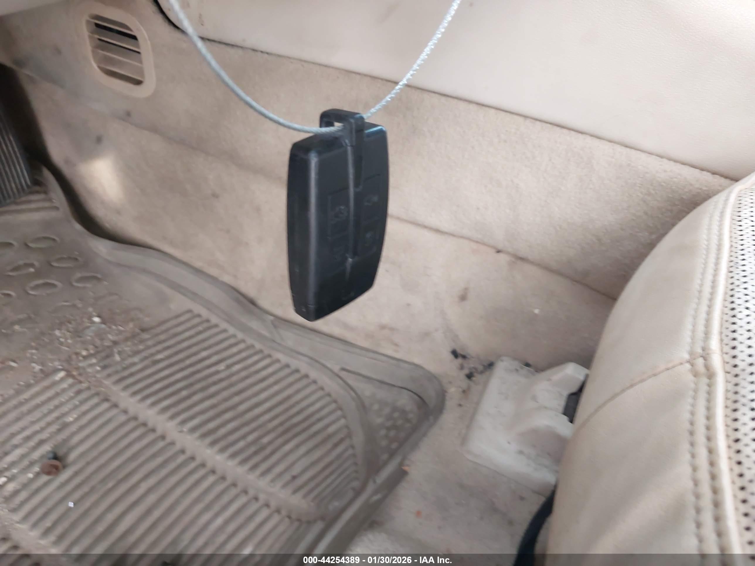 LINCOLN MKS image 11