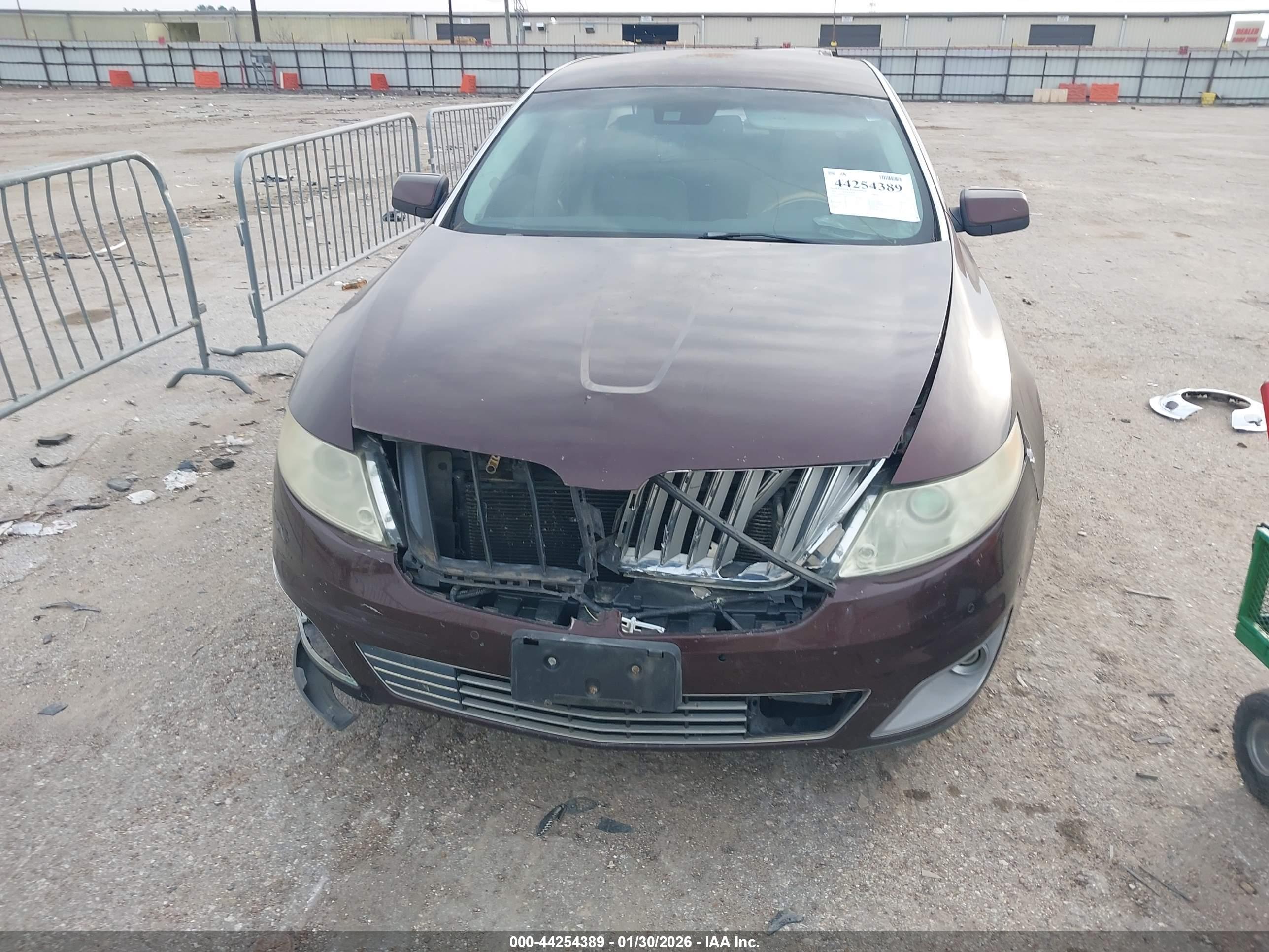 LINCOLN MKS image 6
