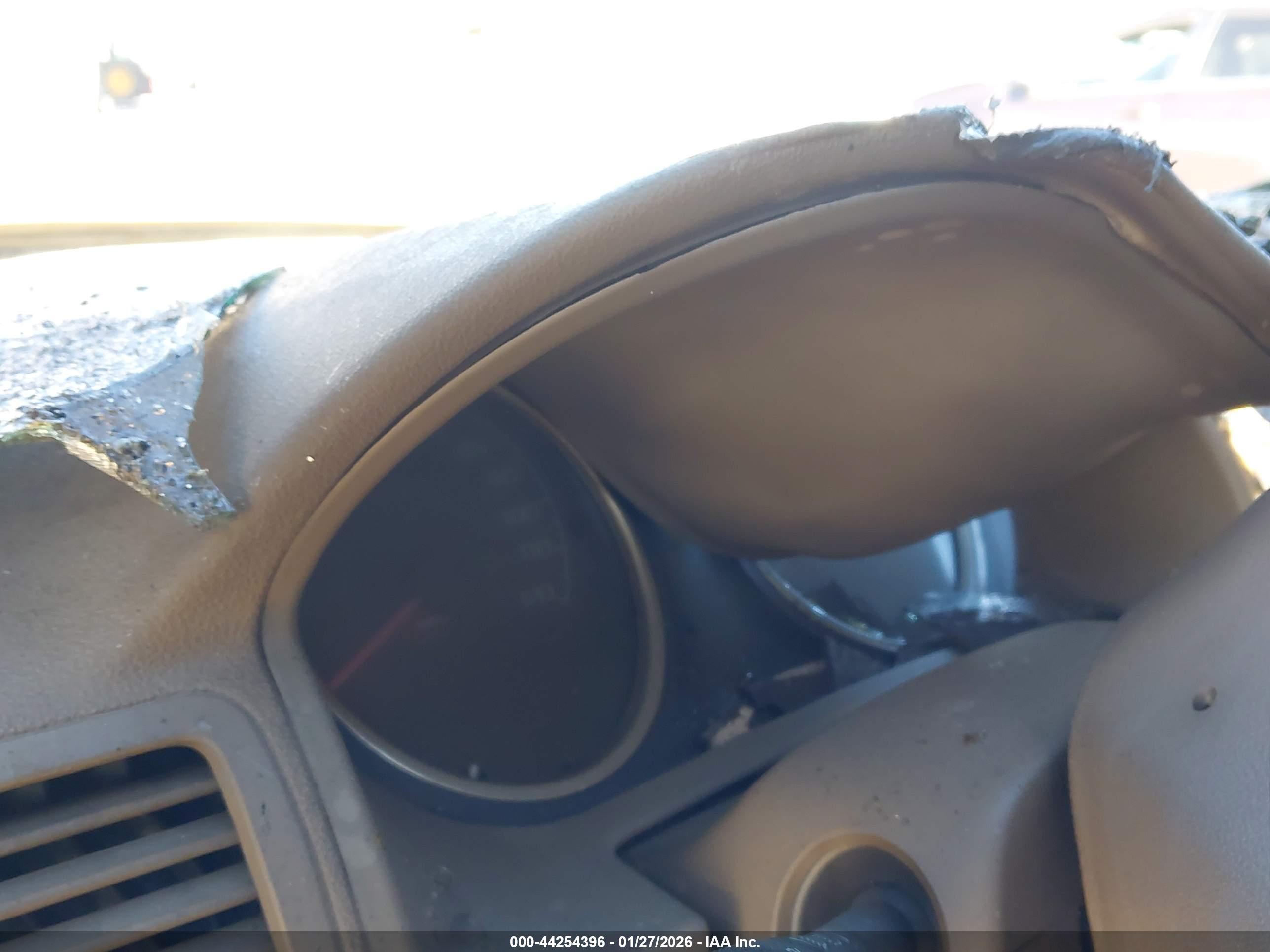 CHEVROLET COBALT image 7