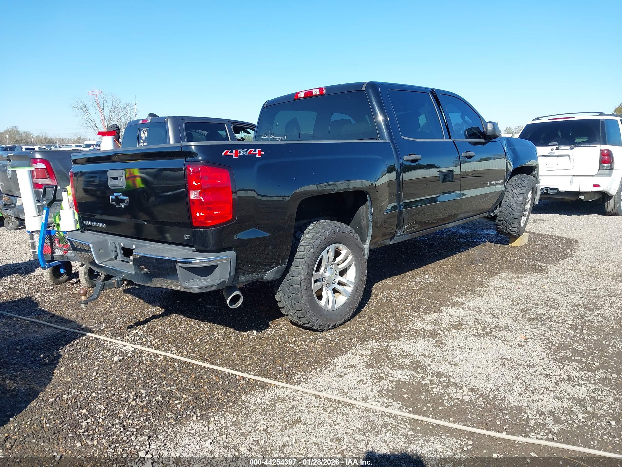 CHEVROLET SILVERADO image 4