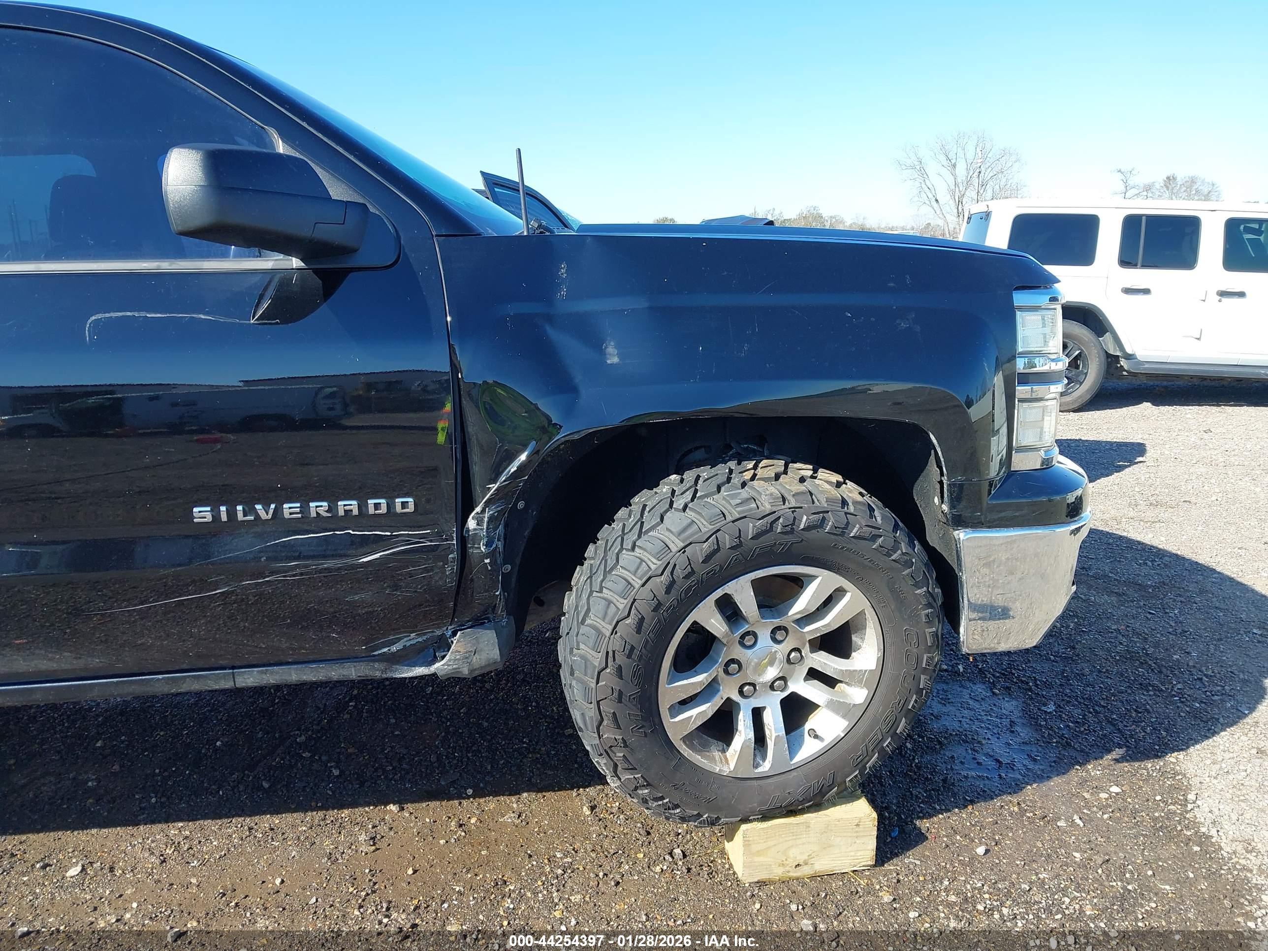 CHEVROLET SILVERADO image 6