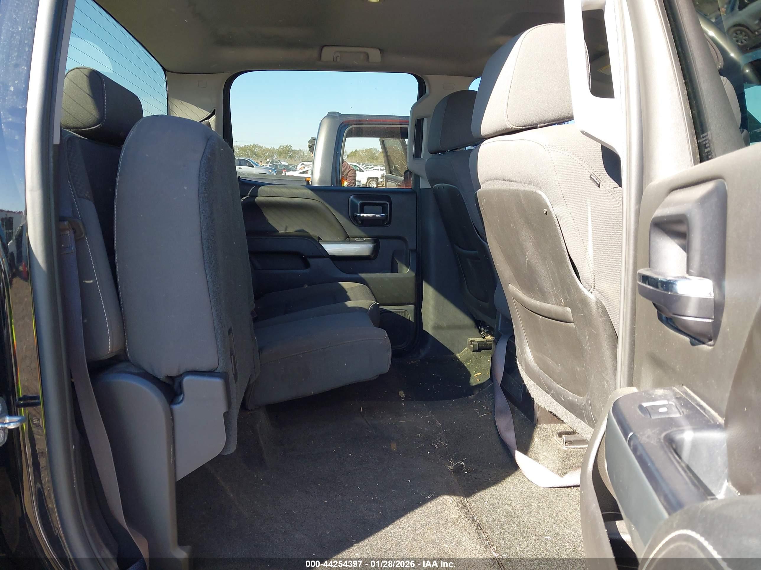 CHEVROLET SILVERADO image 8