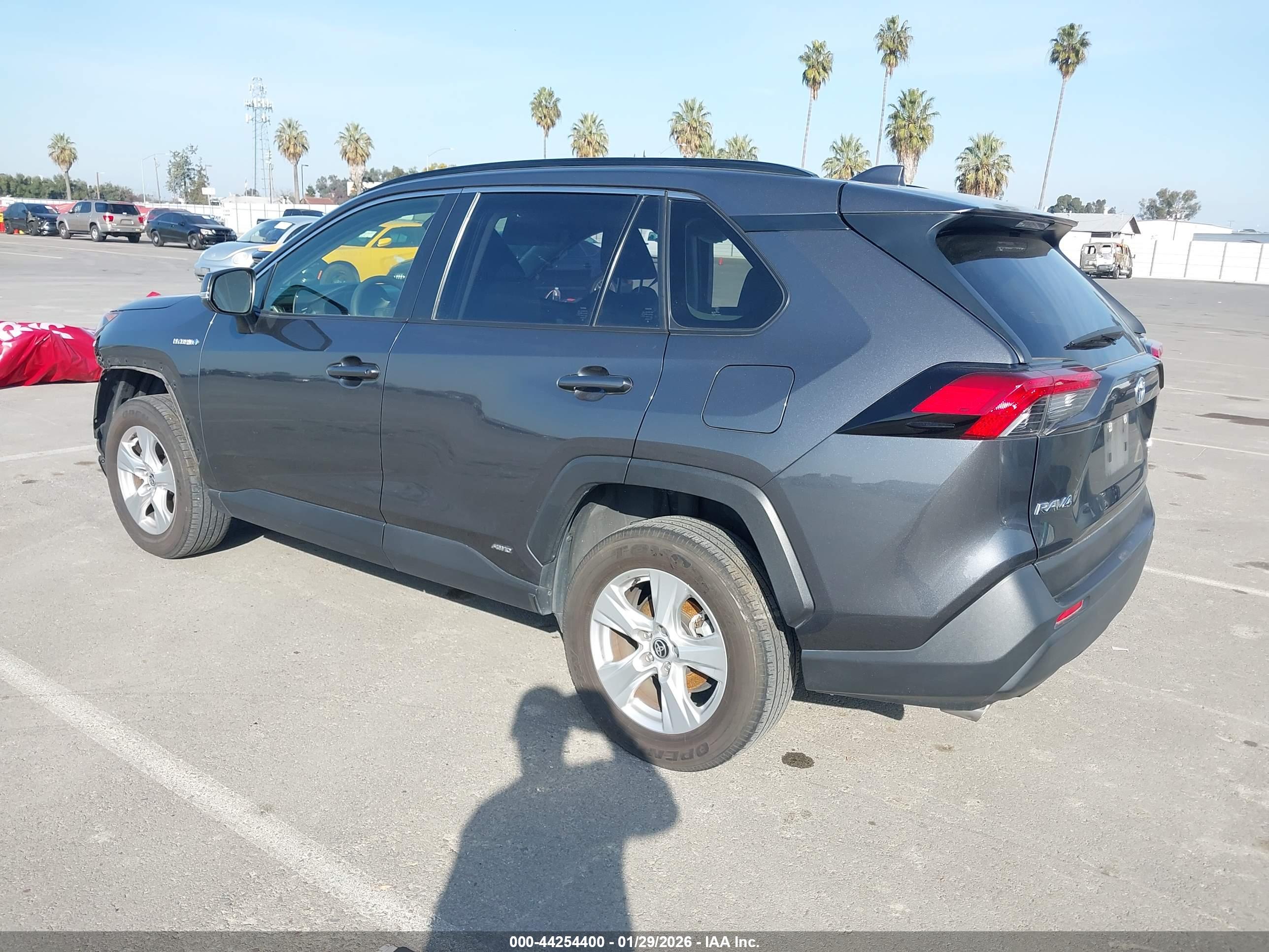 TOYOTA RAV4 image 3