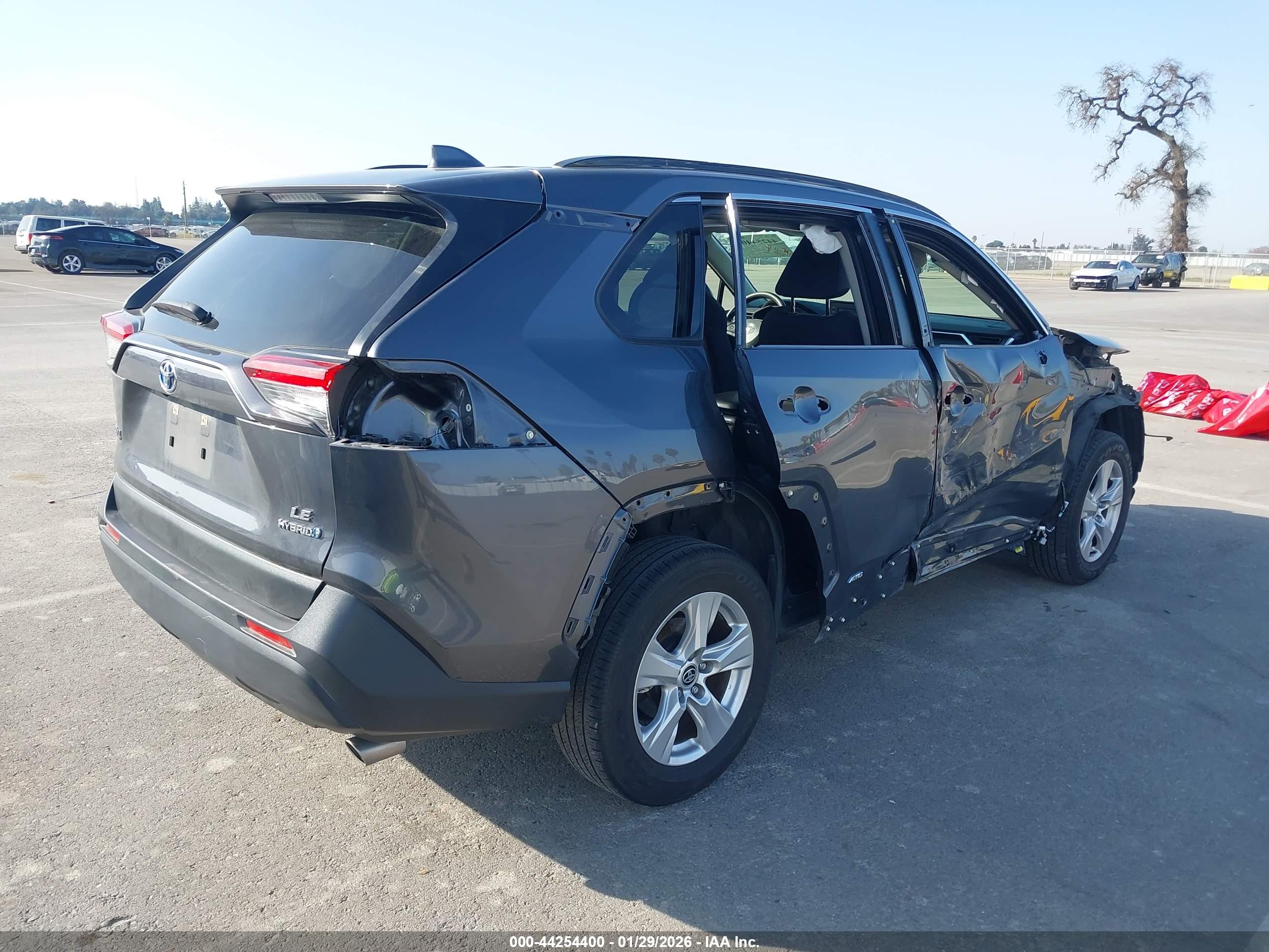 TOYOTA RAV4 image 4